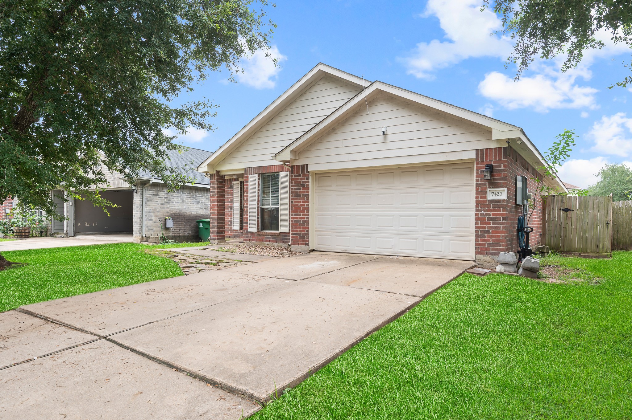 7427 Briargate Drive Property Photo 1