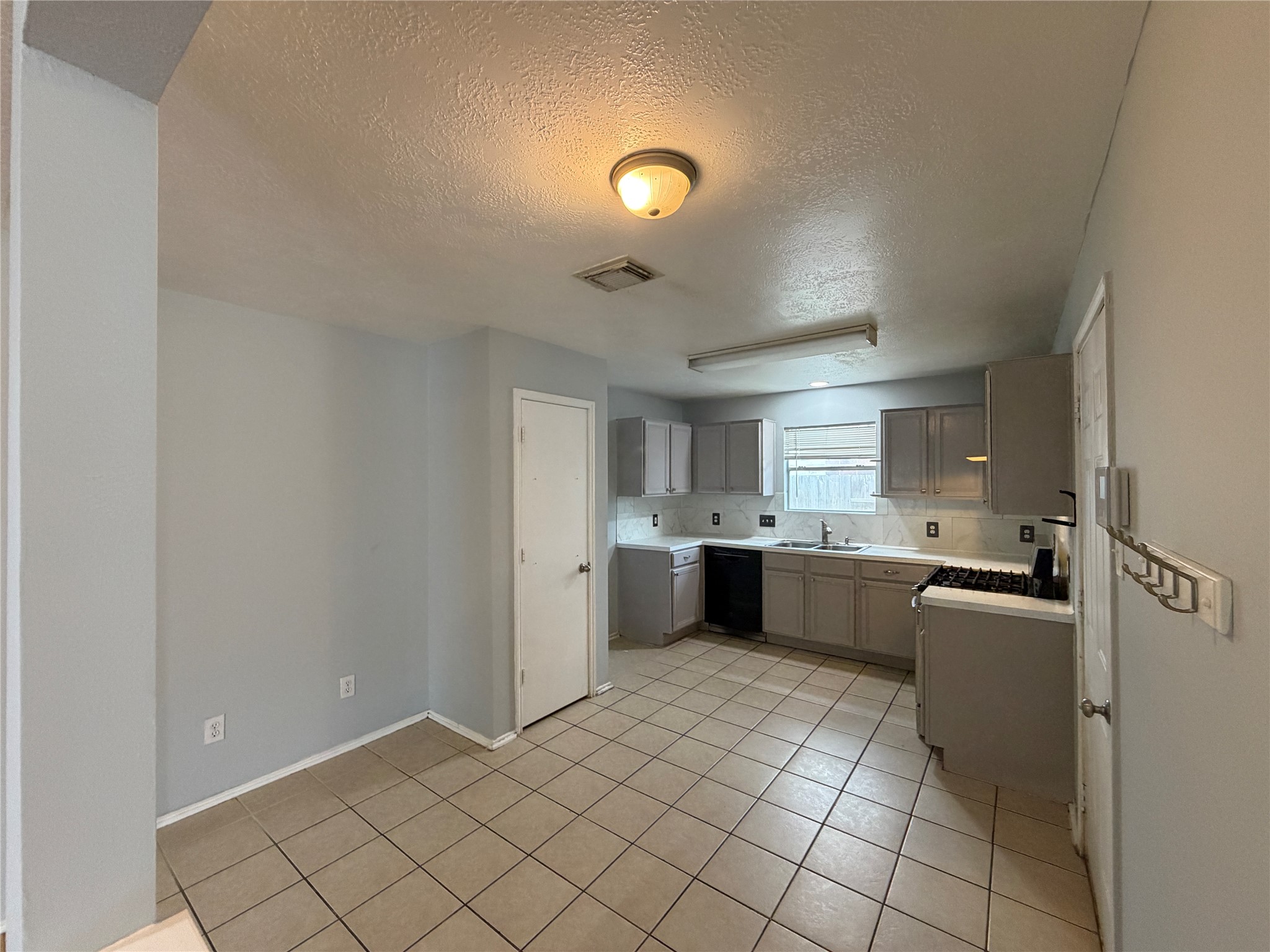 7427 Briargate Drive Property Photo 7