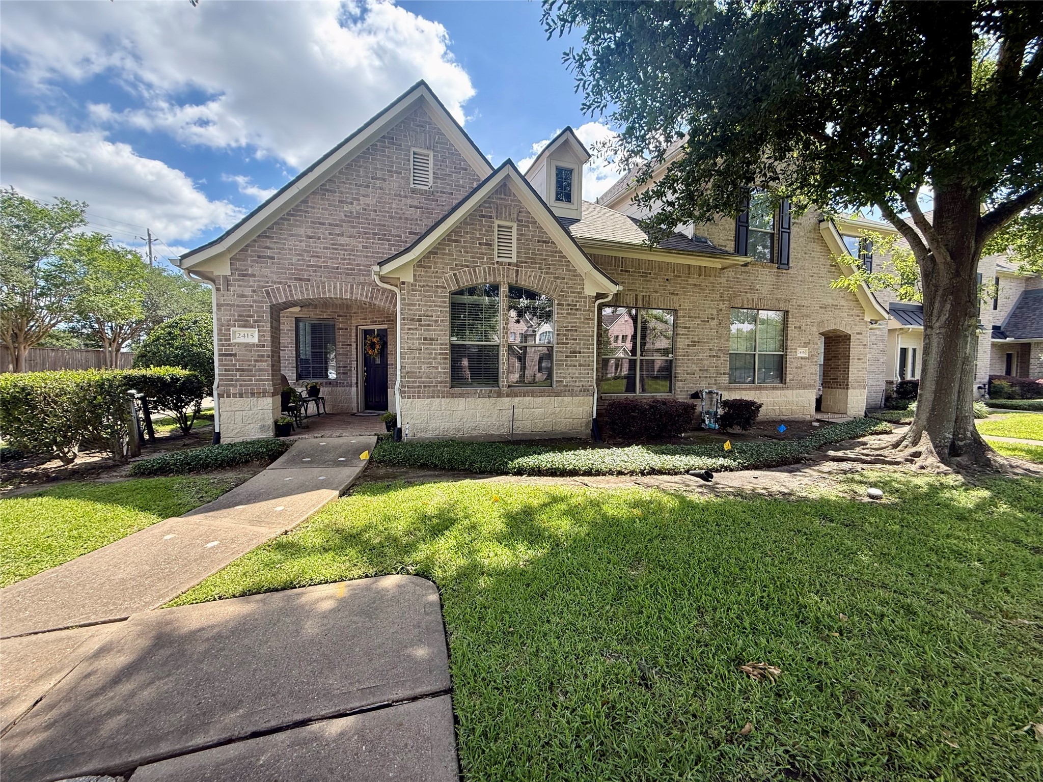 2415 Clippers Square Property Photo 1