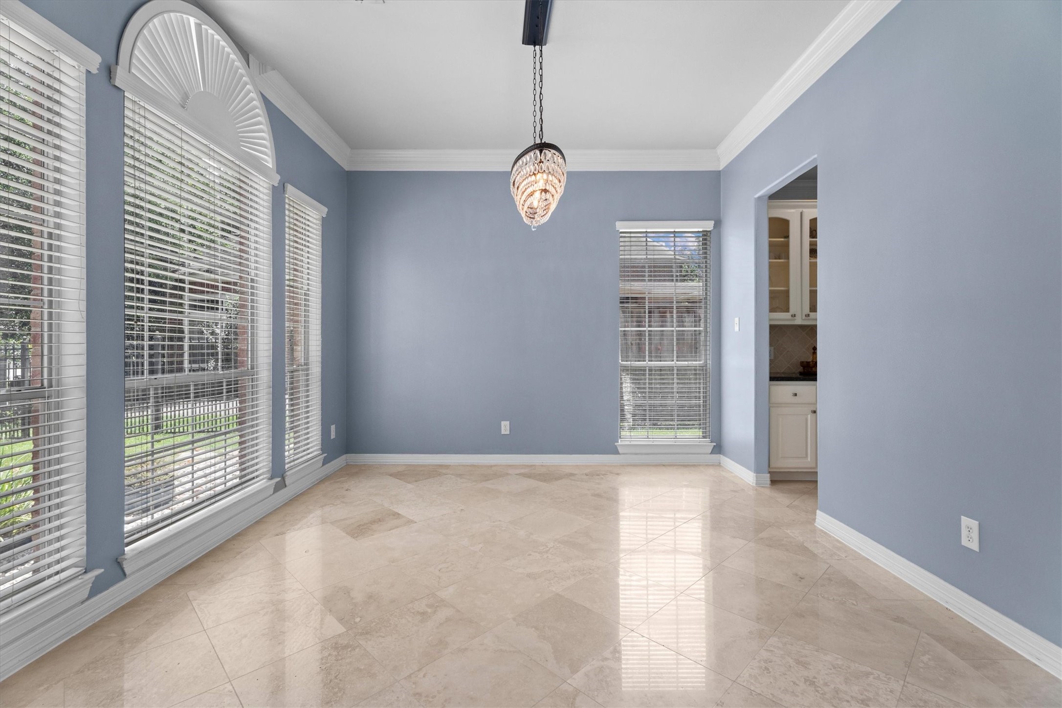 9610 Champions Cove Drive Property Photo 11