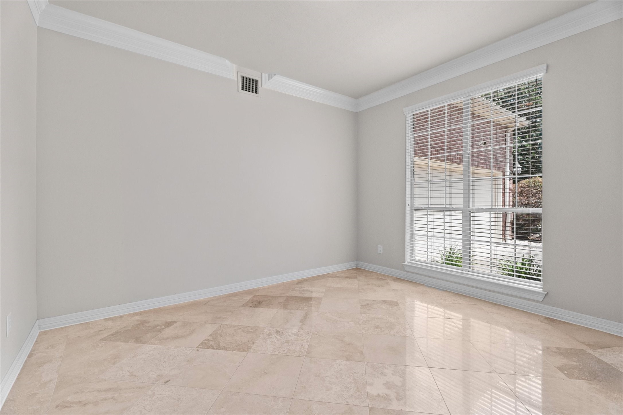 9610 Champions Cove Drive Property Photo 13