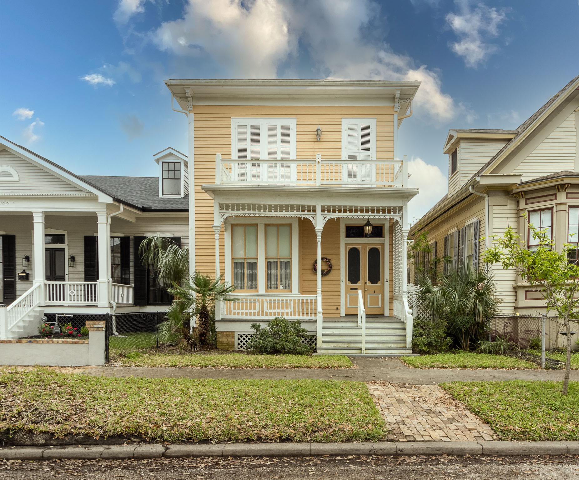 1209 Sealy Street Property Photo 1