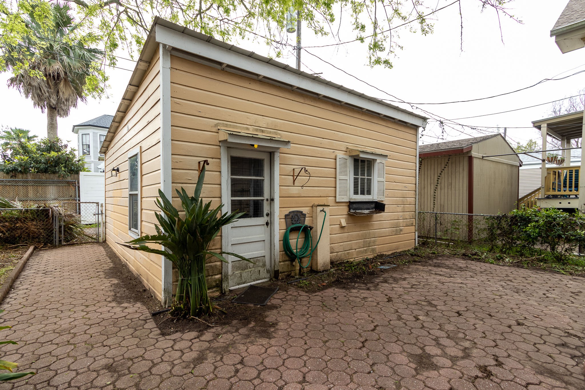 1209 Sealy Street Property Photo 29