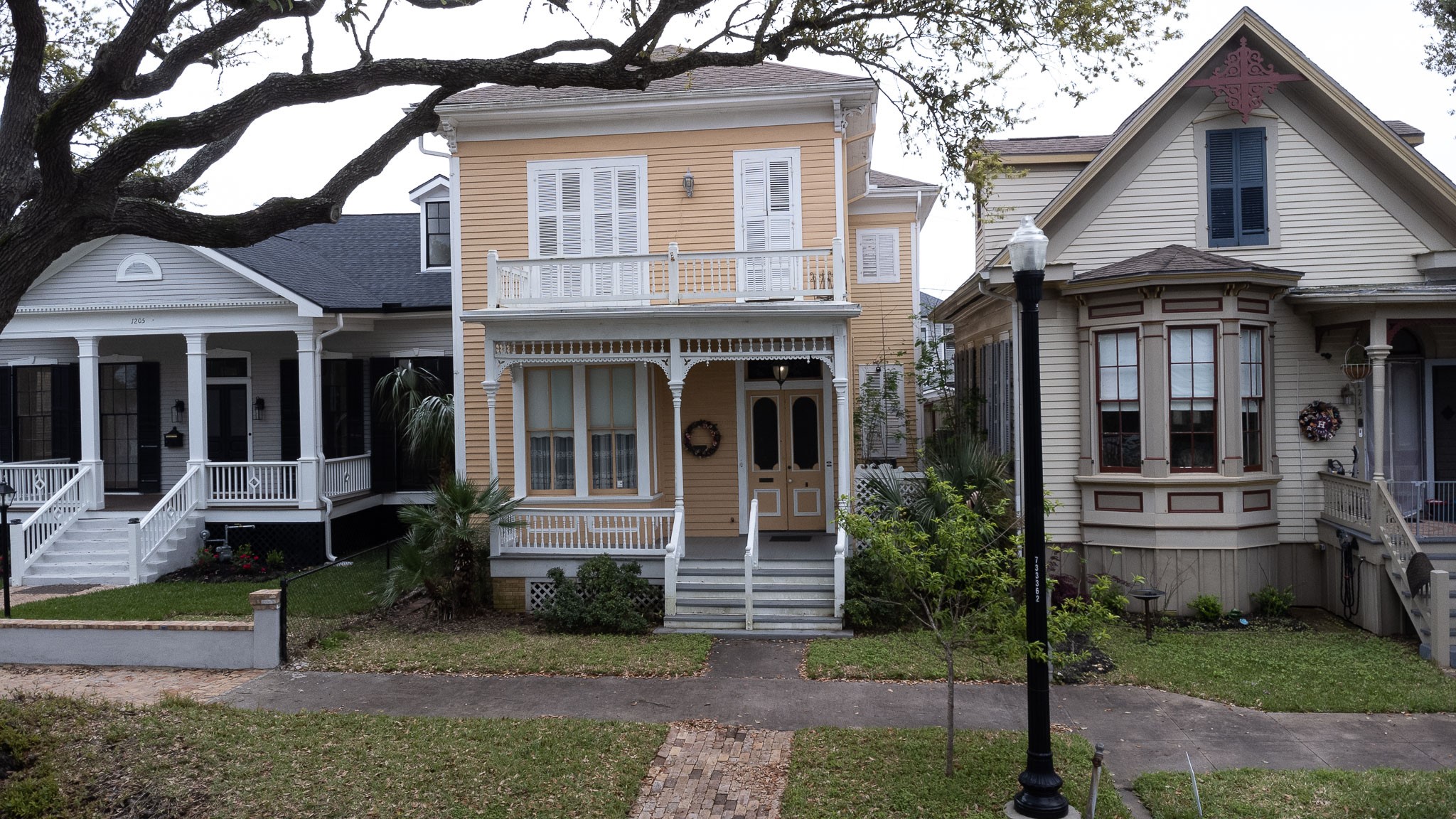1209 Sealy Street Property Photo 38