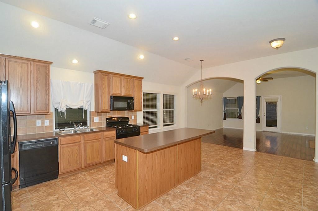 11306 Overland Trail Drive Property Photo 6
