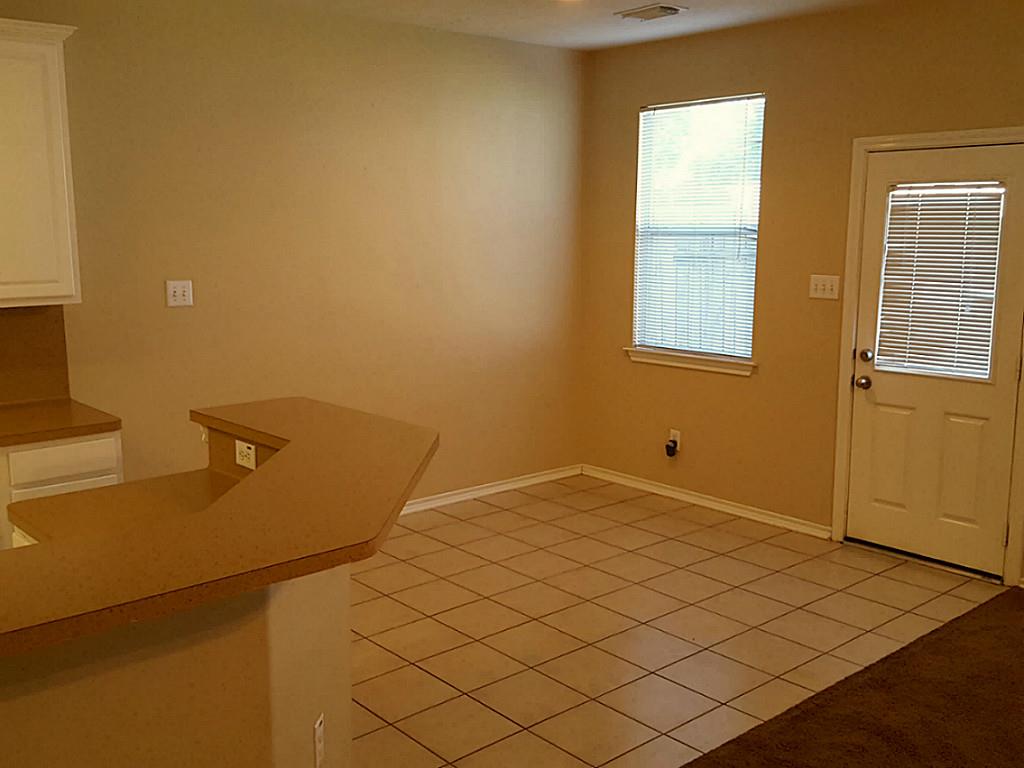 111 Gallery Cove Court Property Photo 6