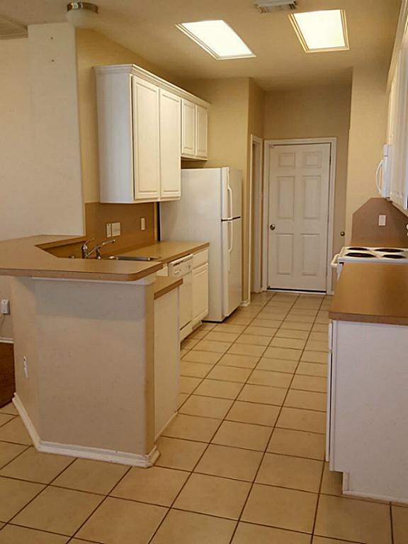 111 Gallery Cove Court Property Photo 7