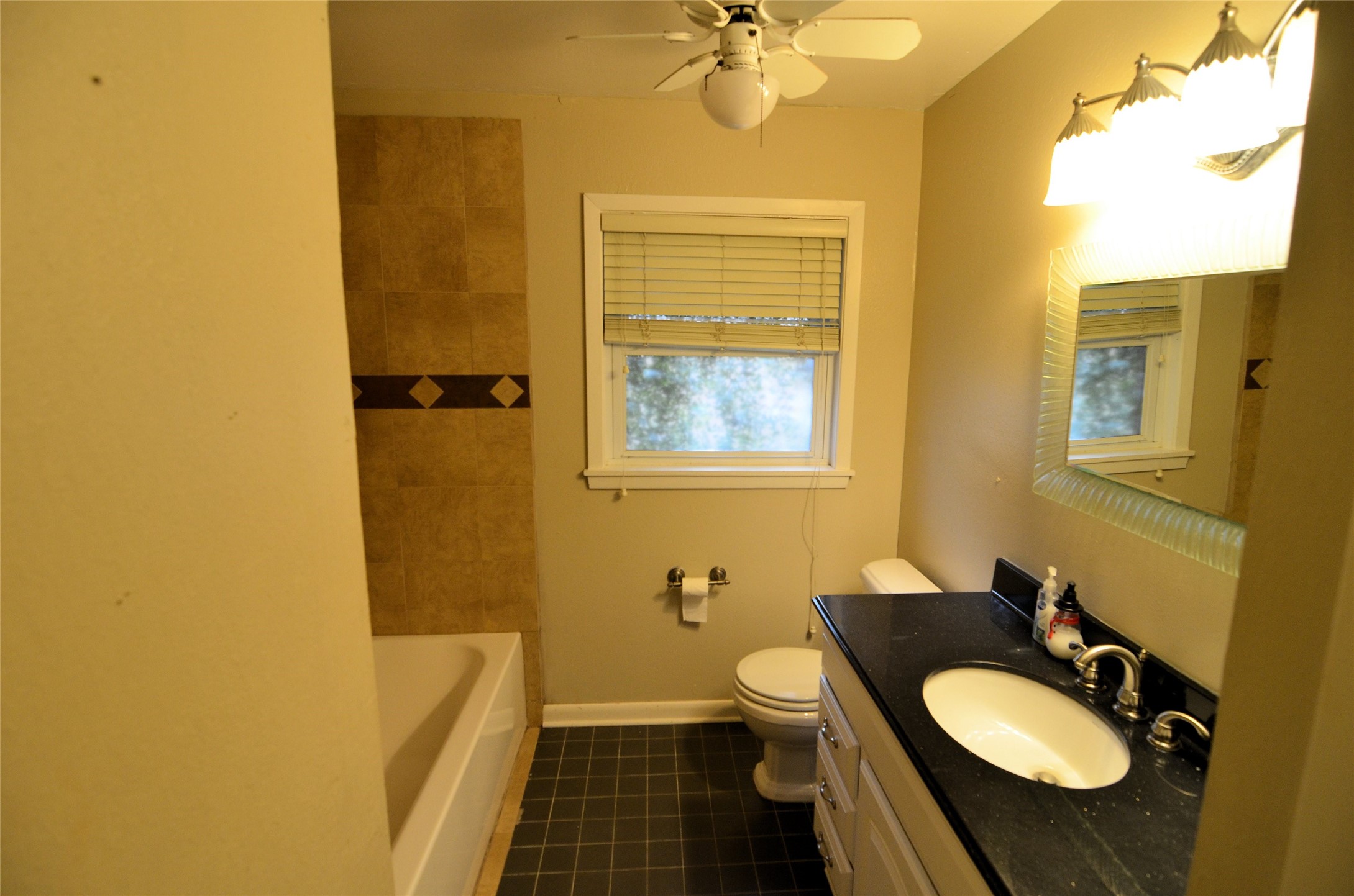 5215 Sanford Road Property Photo 10