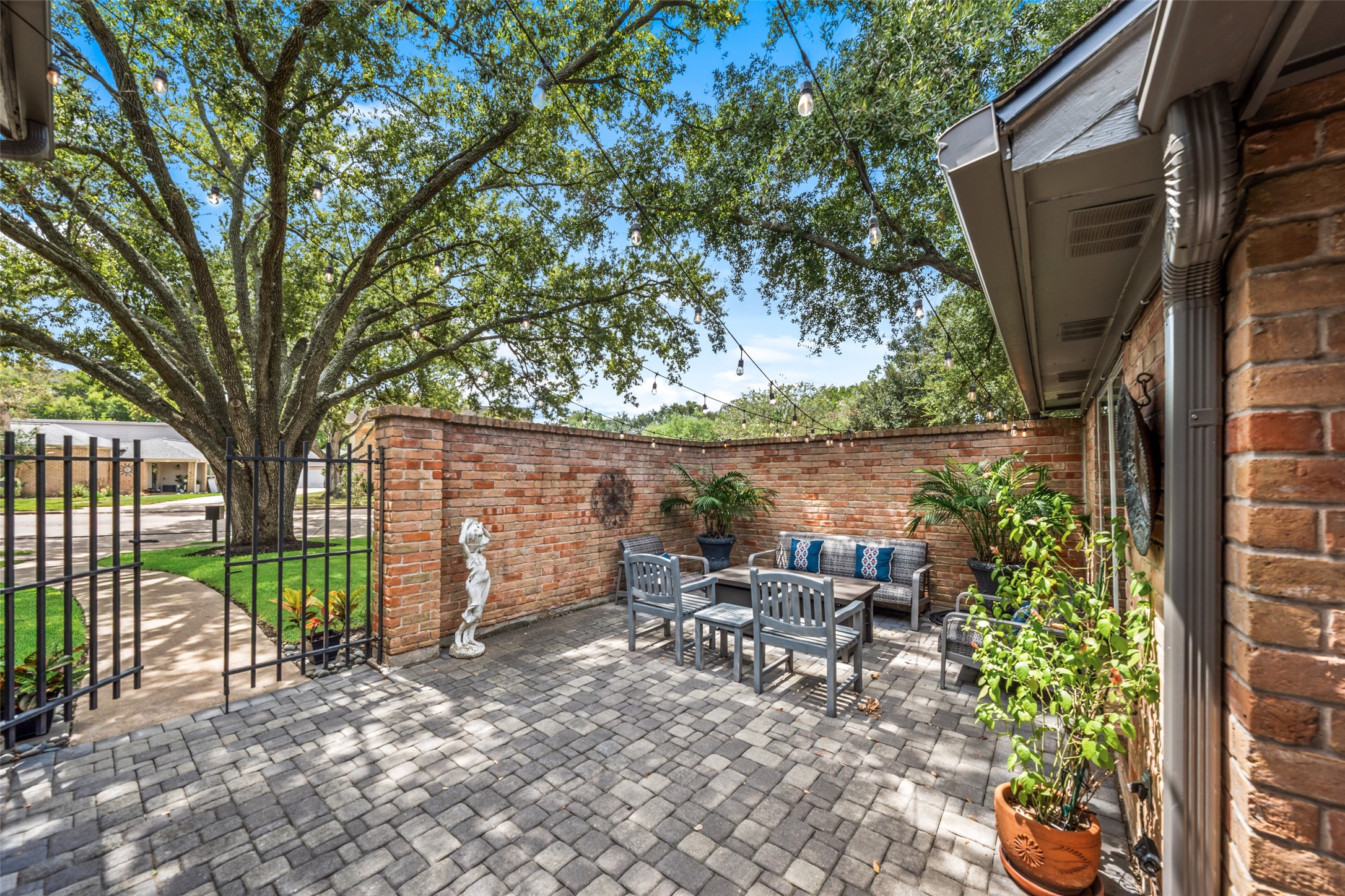 2602 Williams Grant Street Property Photo 5