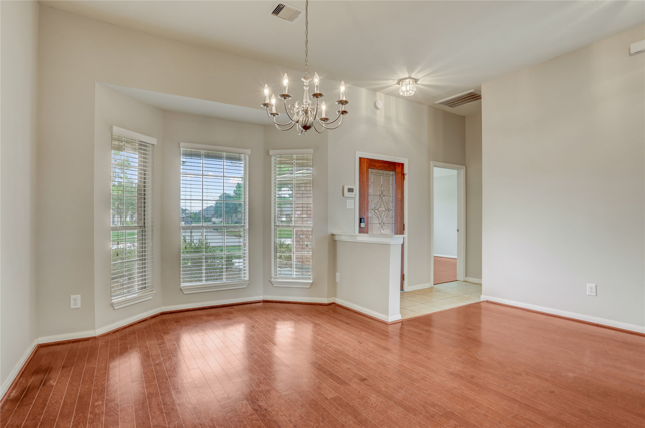 2818 J R Drive Property Photo 5
