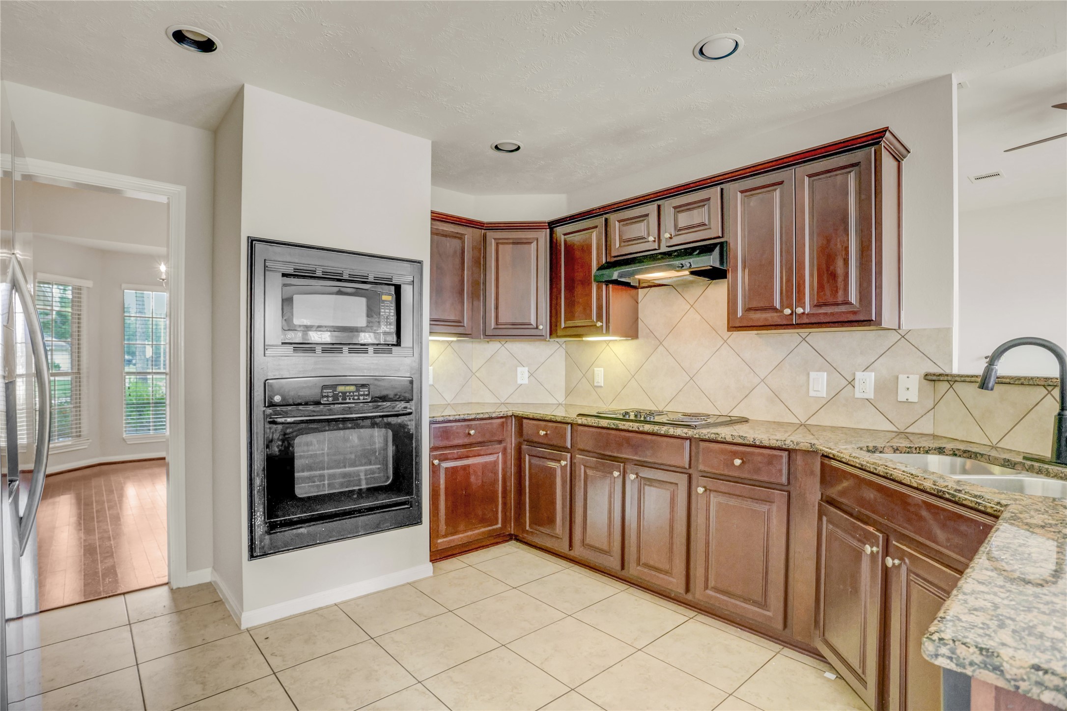 2818 J R Drive Property Photo 7