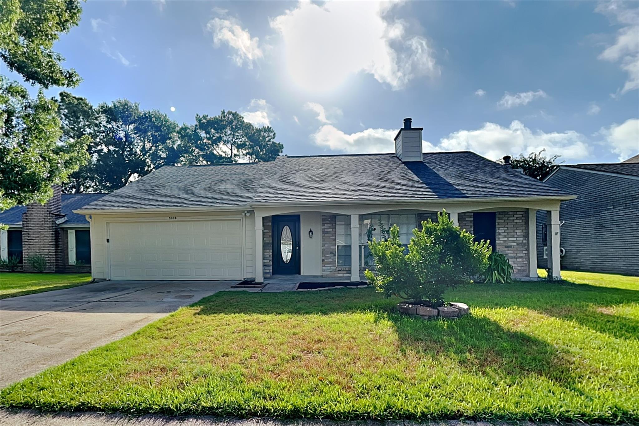 5306 Hazelgrove Drive, Houston TX 77084 Property Photo 1