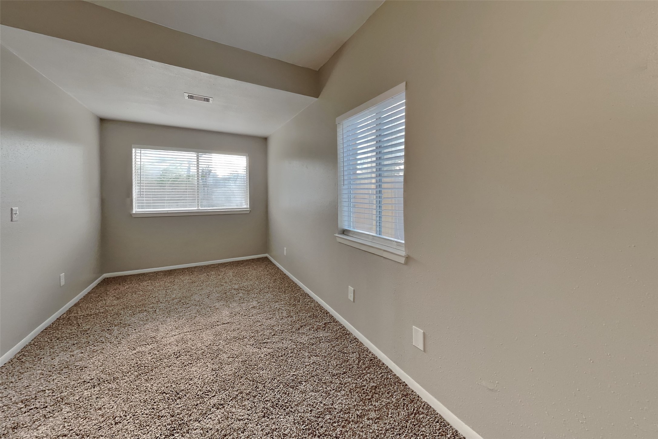 5306 Hazelgrove Drive Property Photo 7