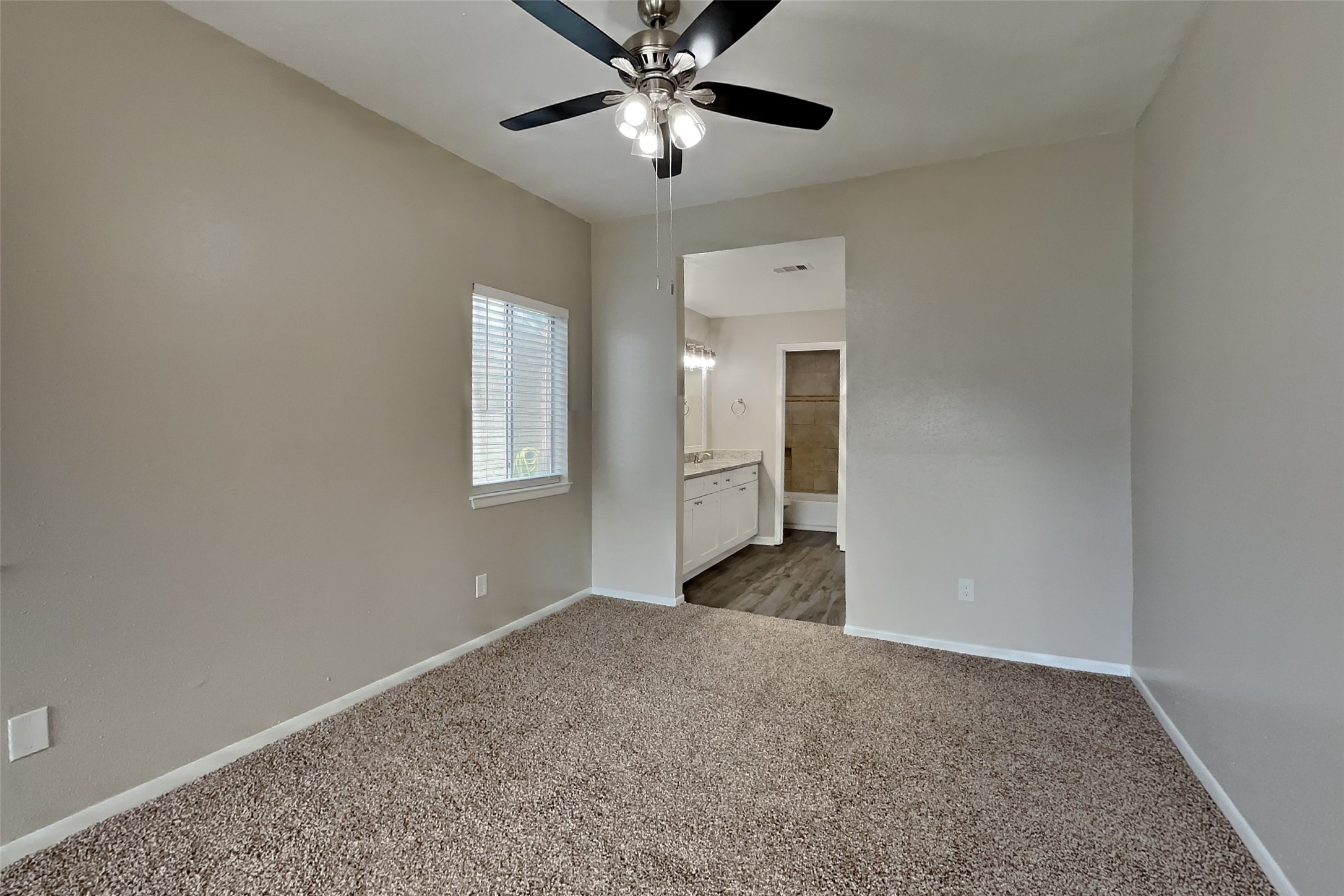 5306 Hazelgrove Drive Property Photo 8