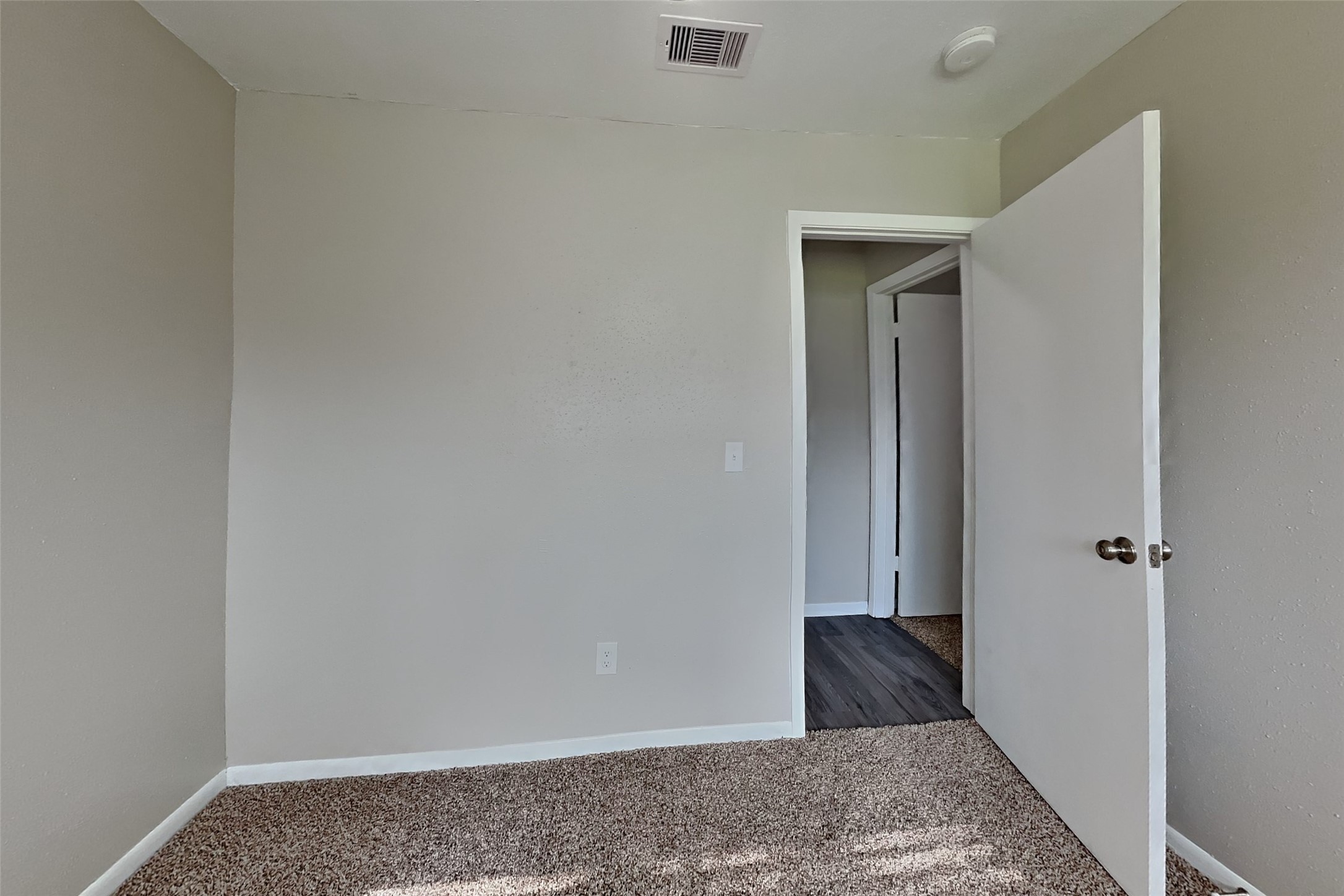 5306 Hazelgrove Drive Property Photo 11