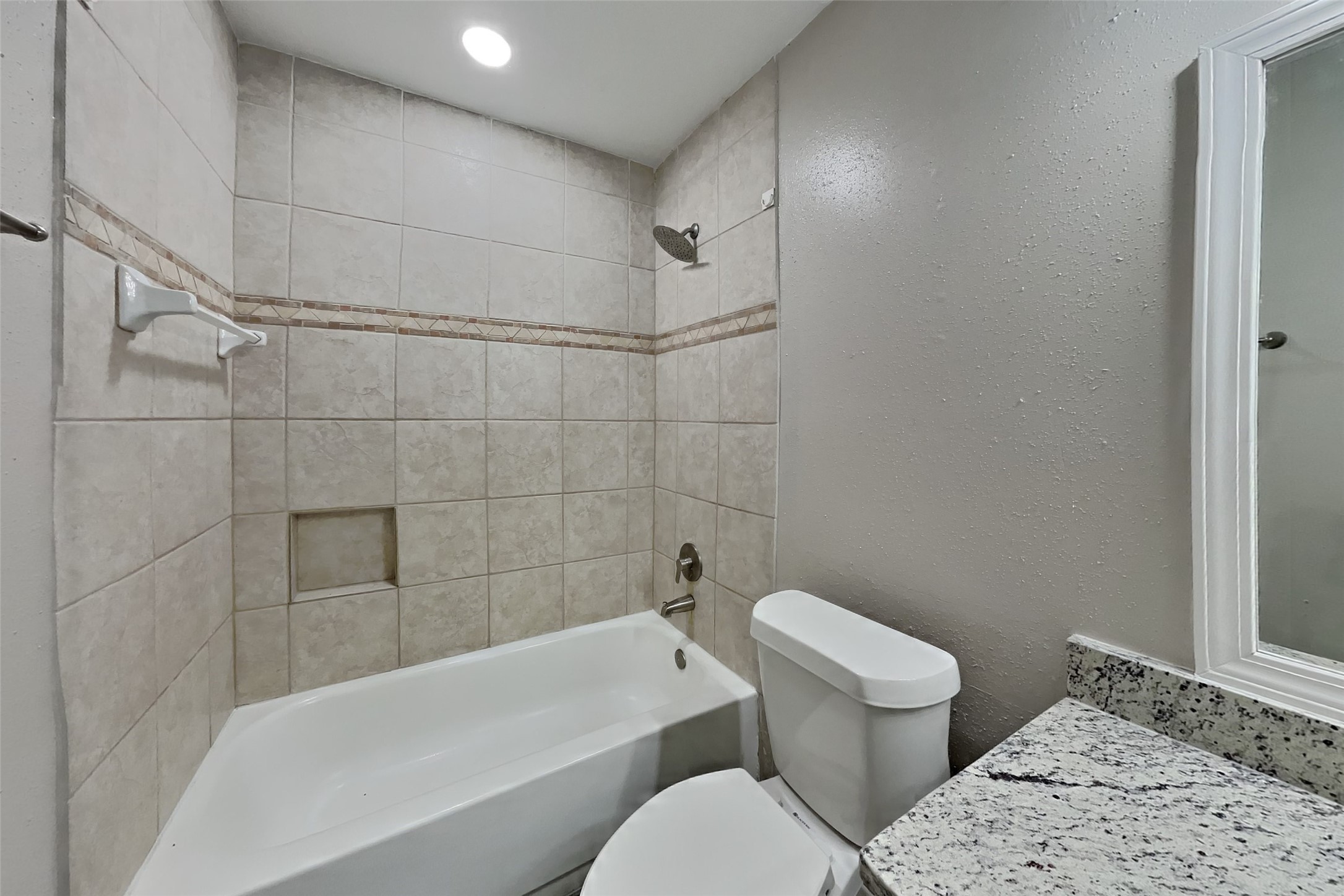 5306 Hazelgrove Drive Property Photo 16