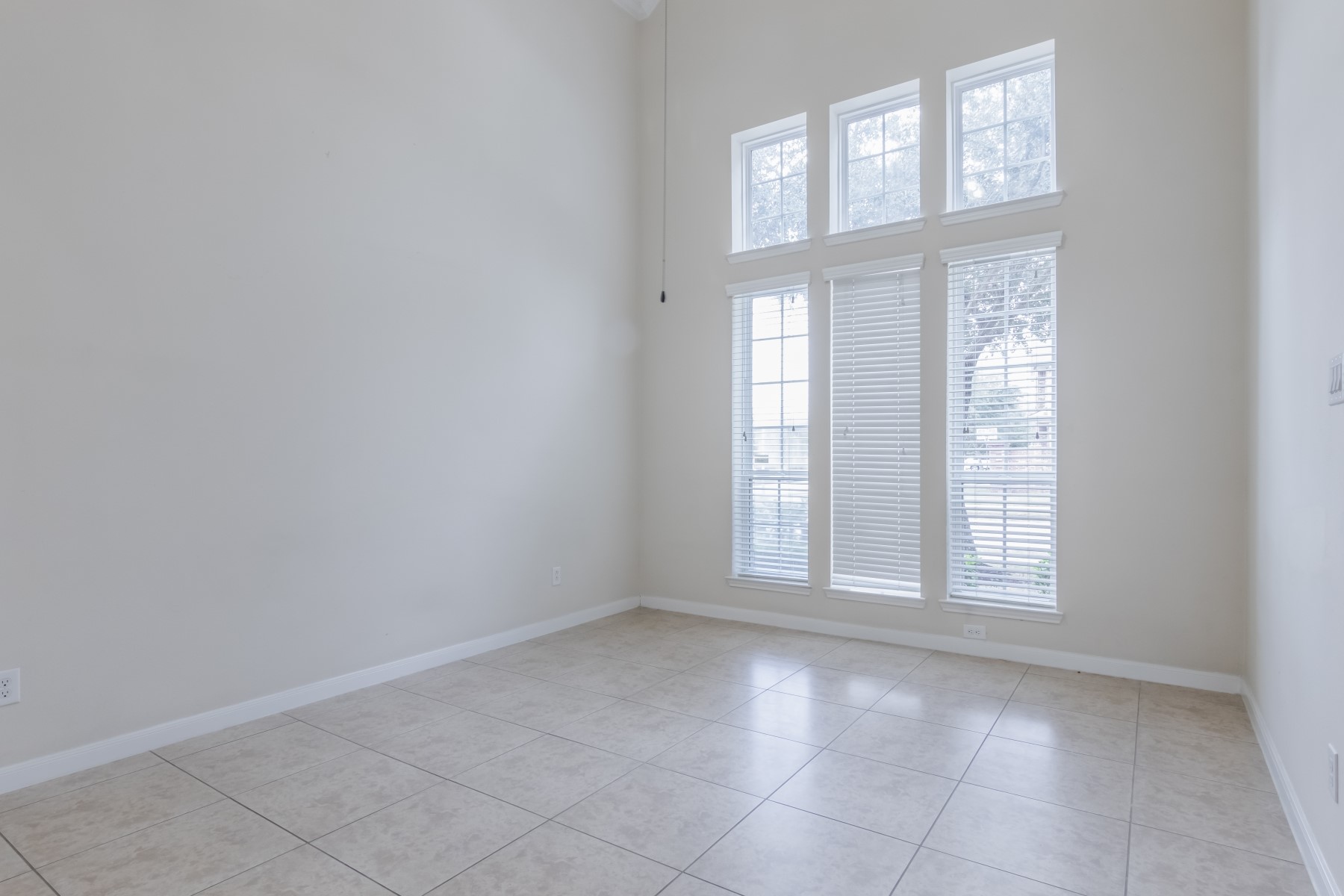 2319 Genesta Path Property Photo 6