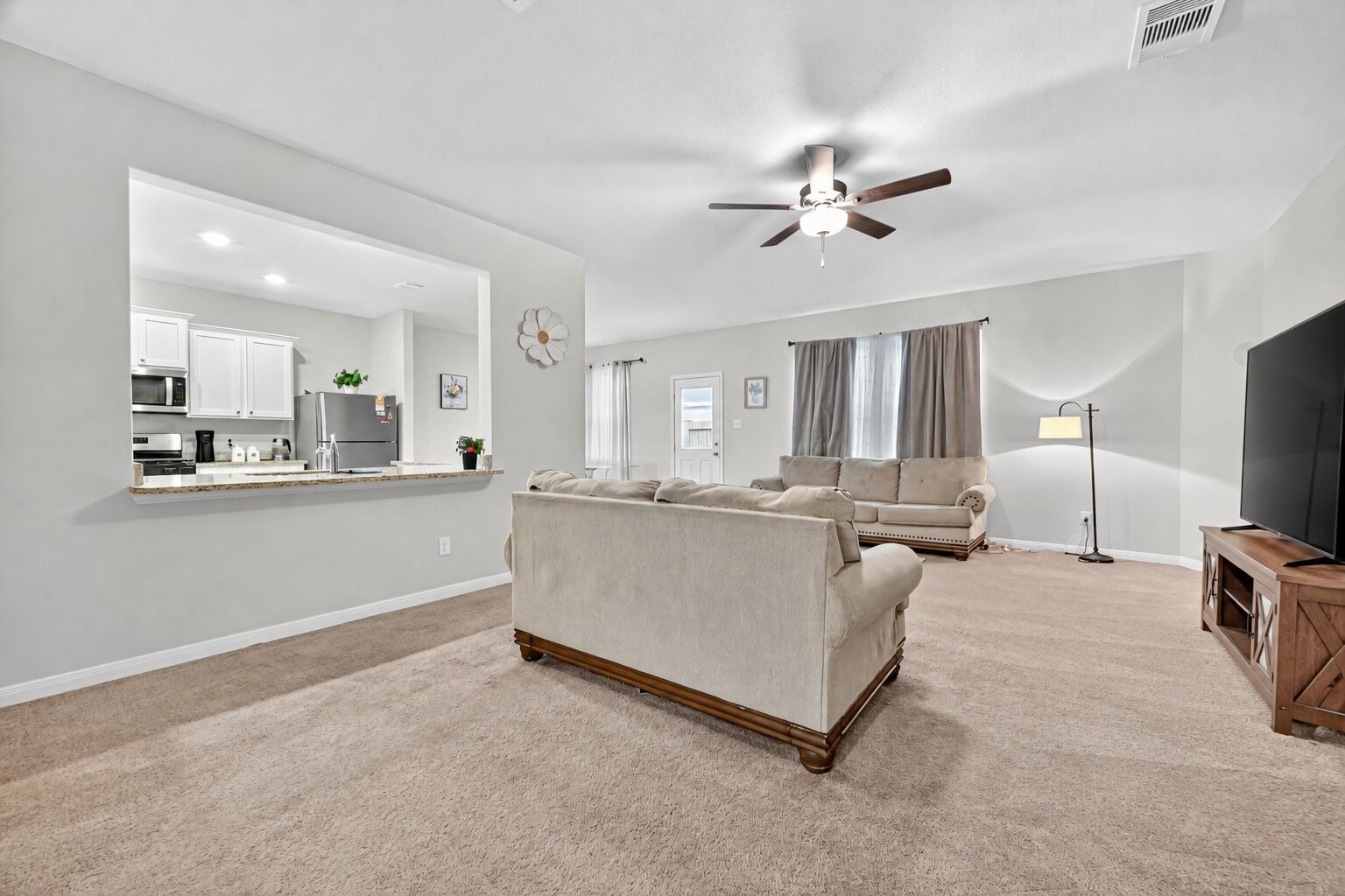 11416 Bright Sun Drive Property Photo 4