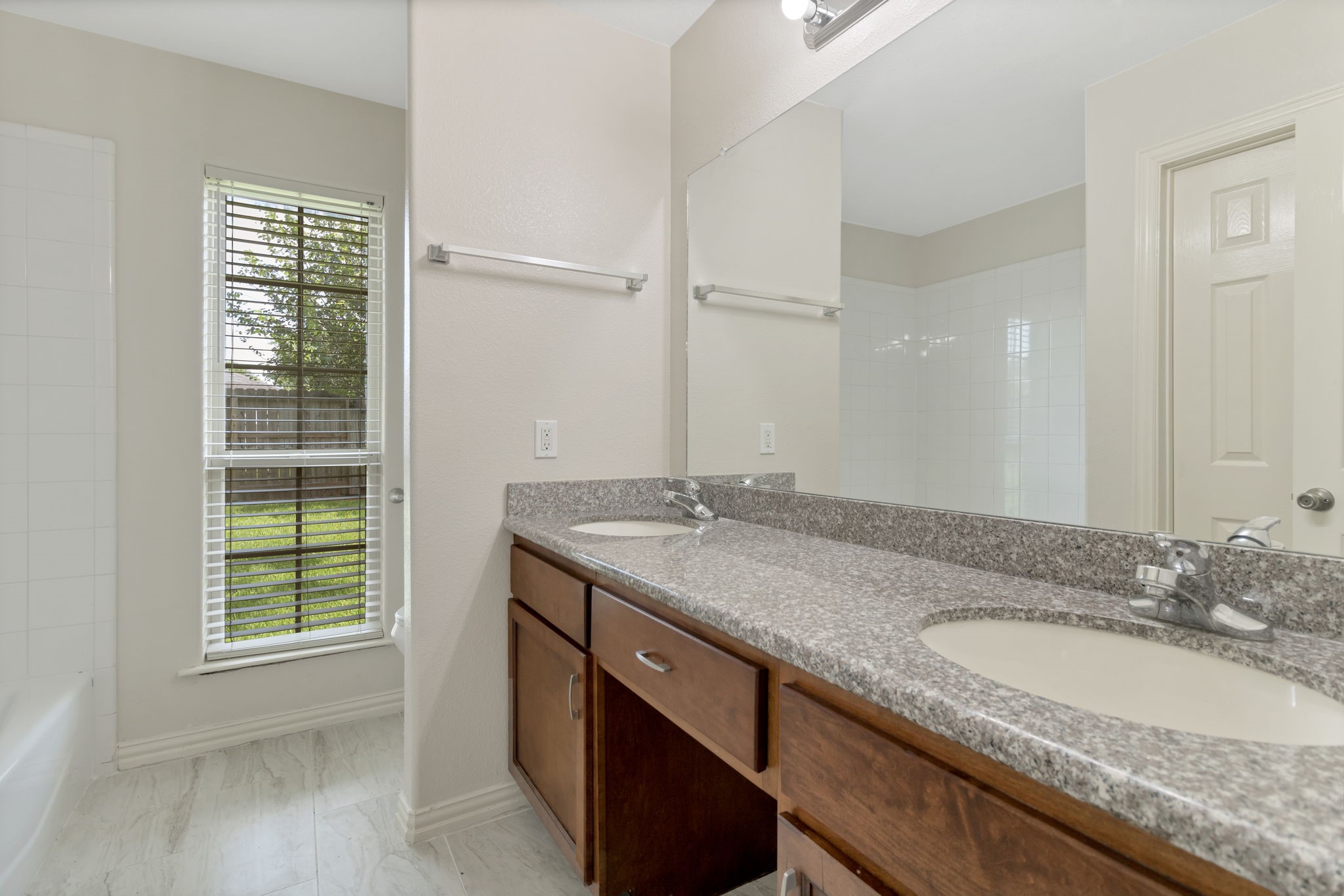 17131 Quail Park Property Photo 7