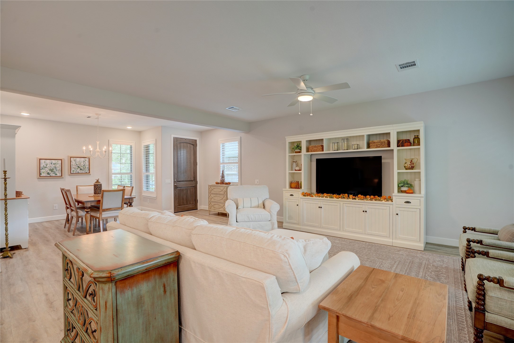 235 N Wild Petunia Trail Property Photo 6