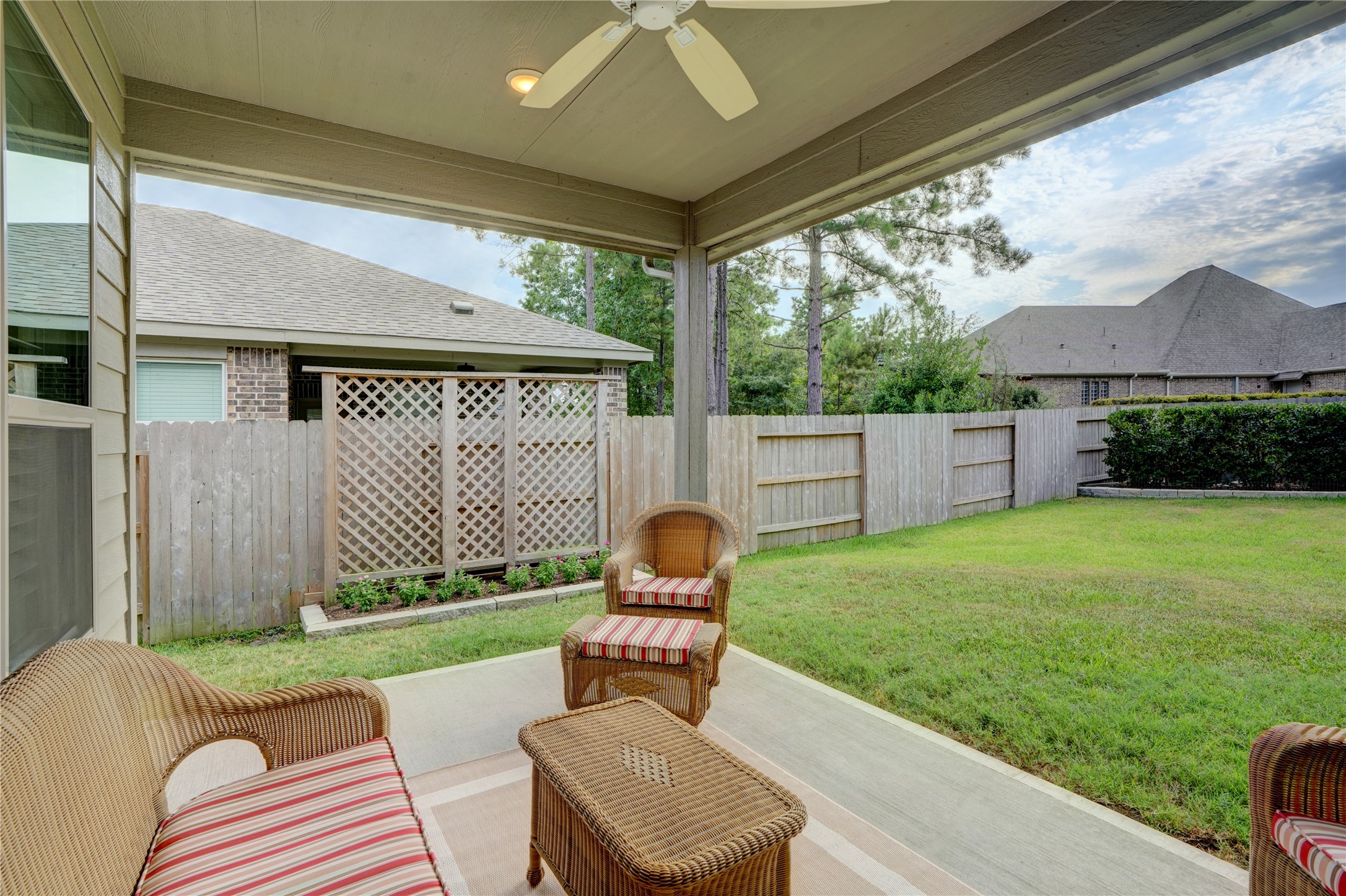 235 N Wild Petunia Trail Property Photo 20