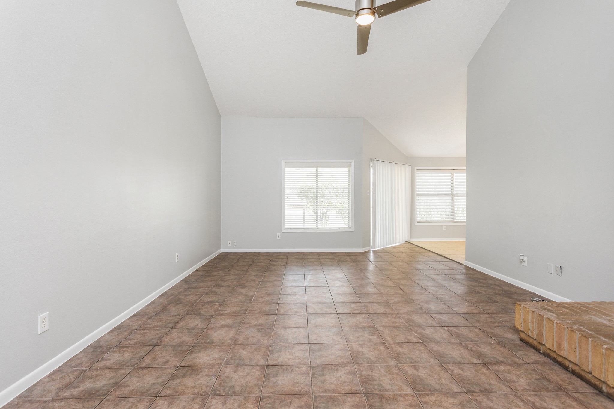 2015 Braesmeadow Lane Property Photo 2