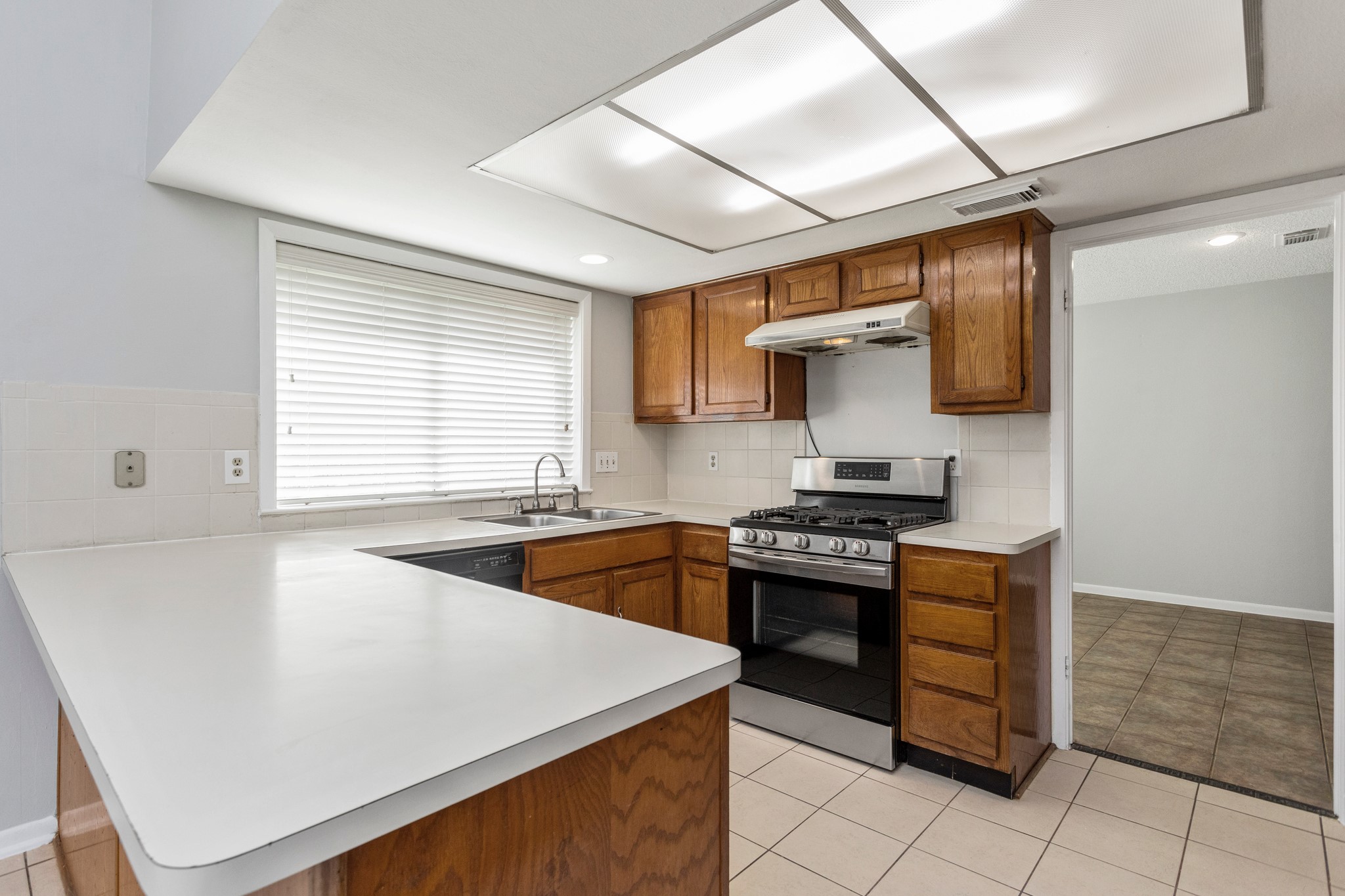 2015 Braesmeadow Lane Property Photo 7