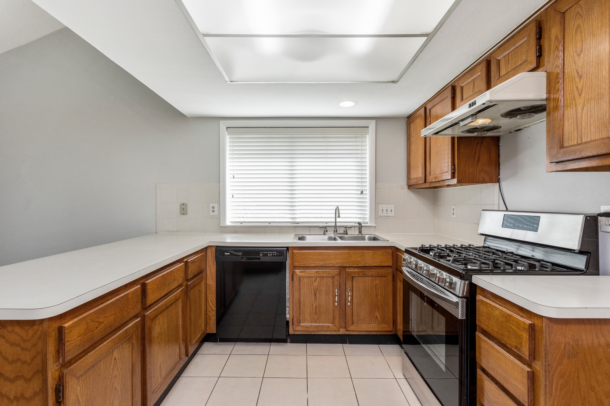 2015 Braesmeadow Lane Property Photo 8