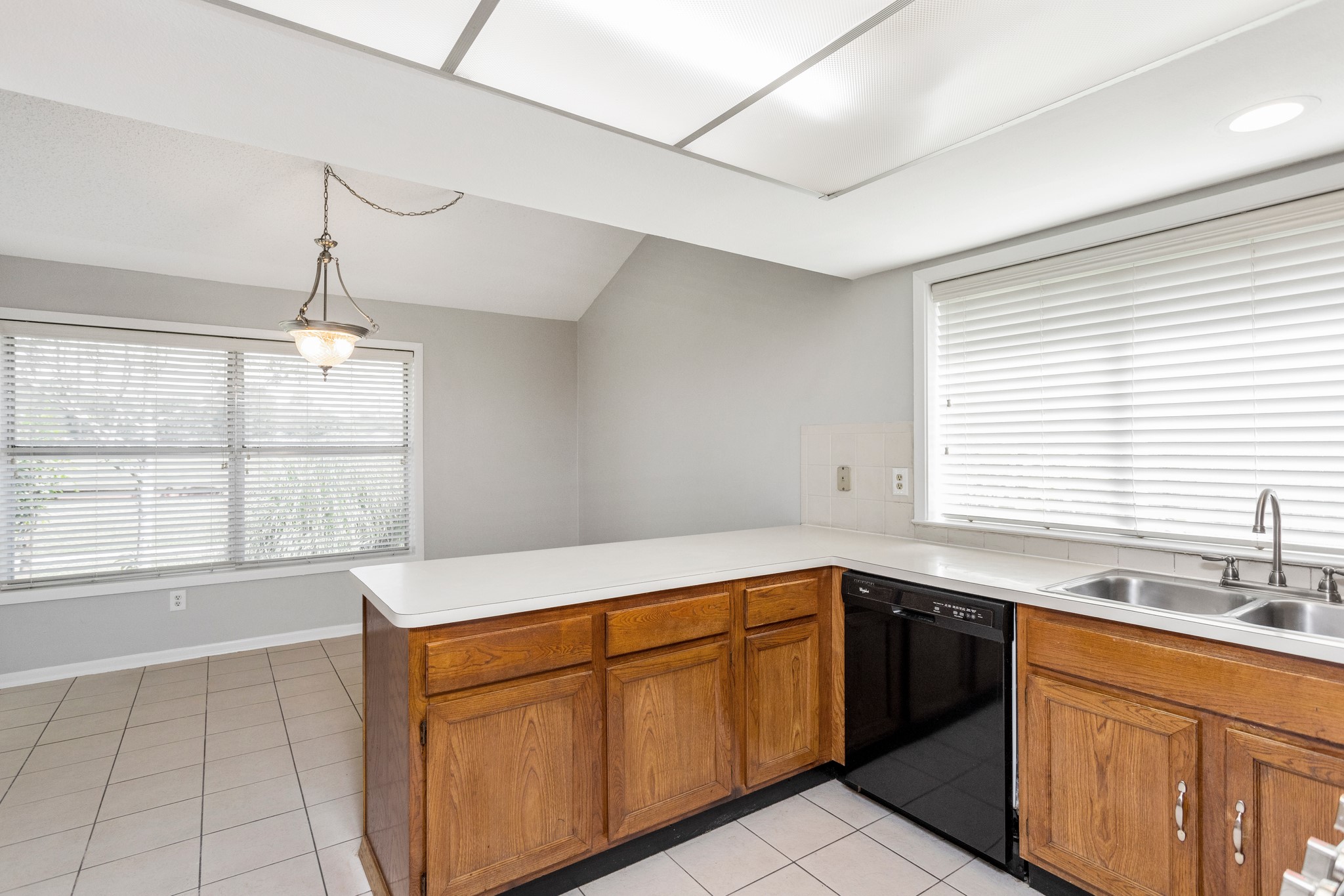 2015 Braesmeadow Lane Property Photo 9
