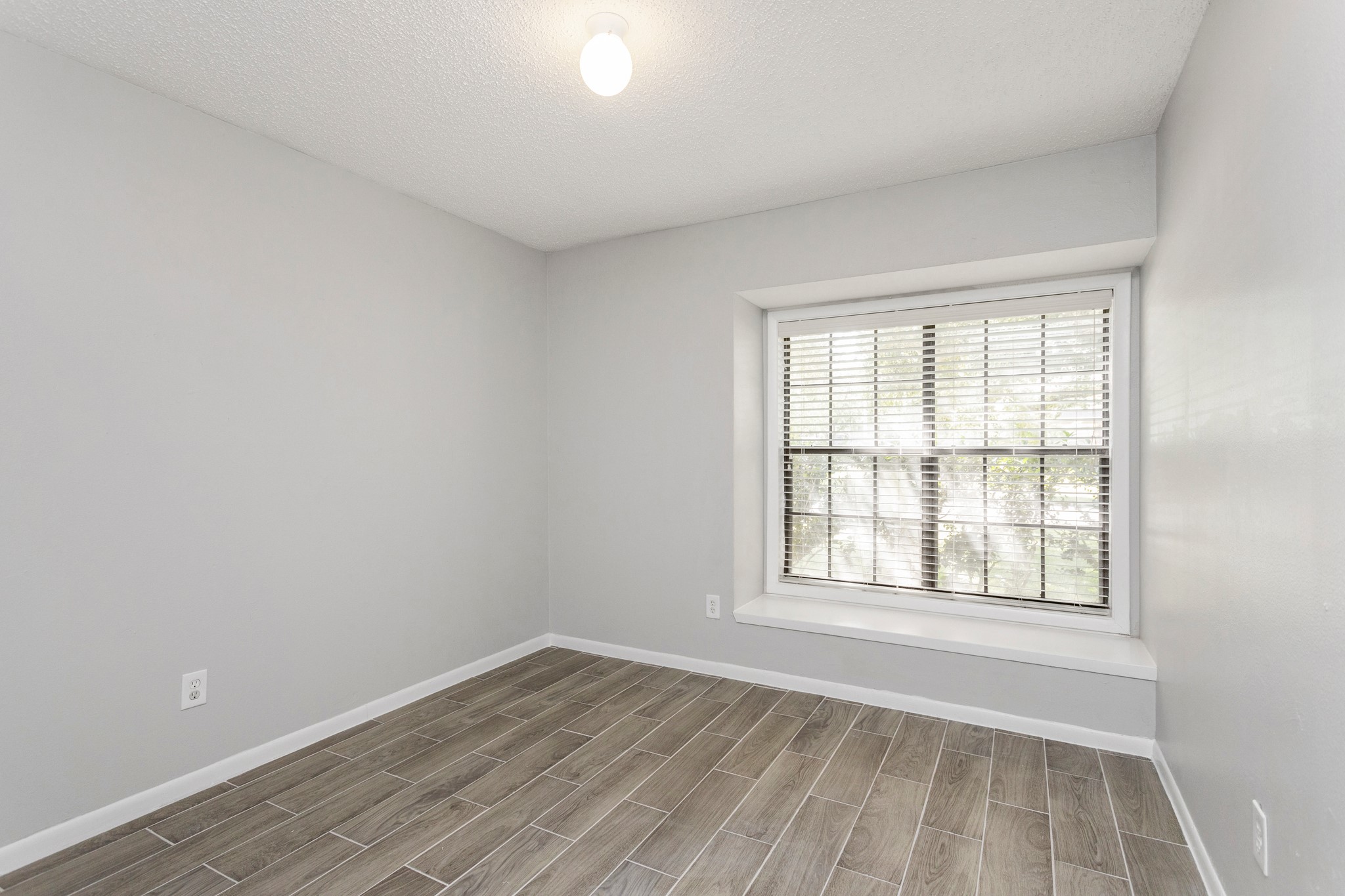 2015 Braesmeadow Lane Property Photo 15