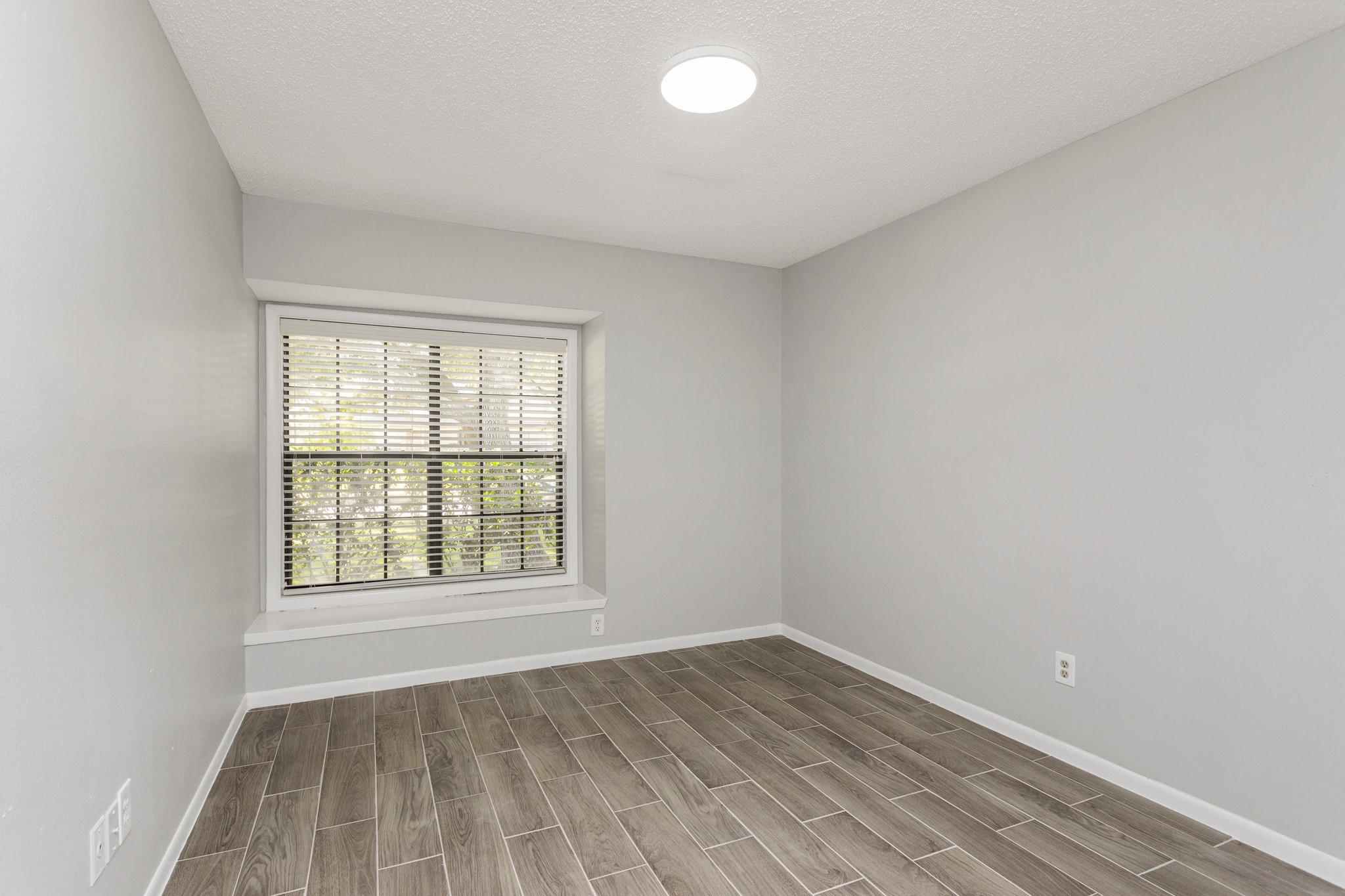 2015 Braesmeadow Lane Property Photo 17