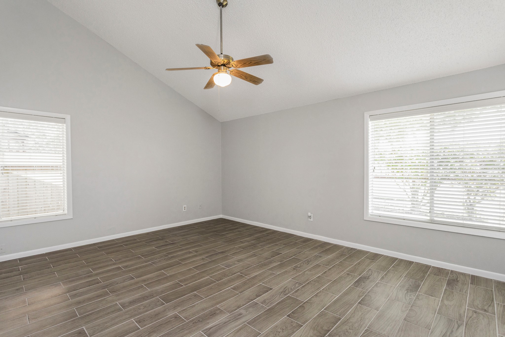 2015 Braesmeadow Lane Property Photo 18