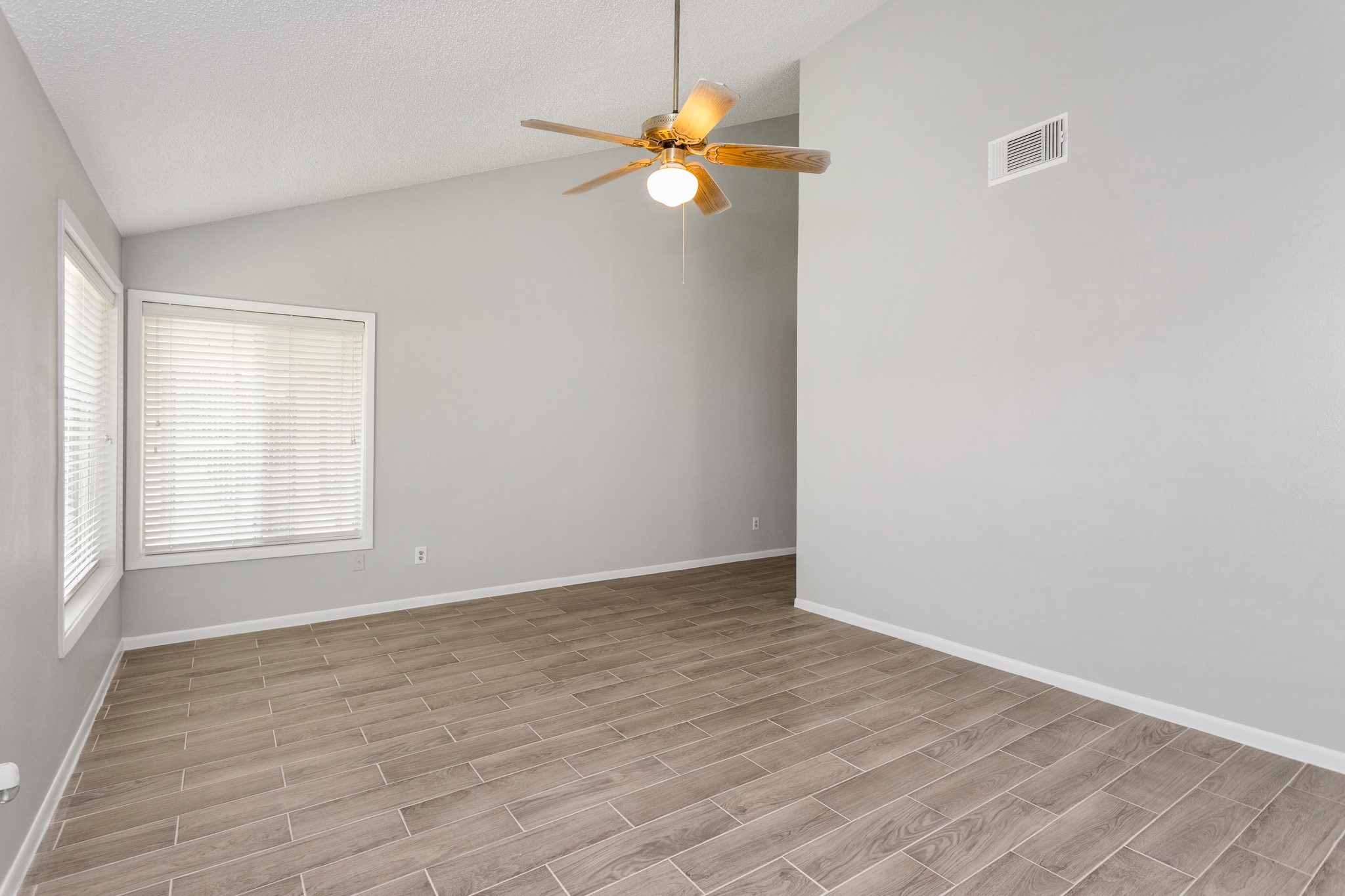 2015 Braesmeadow Lane Property Photo 20