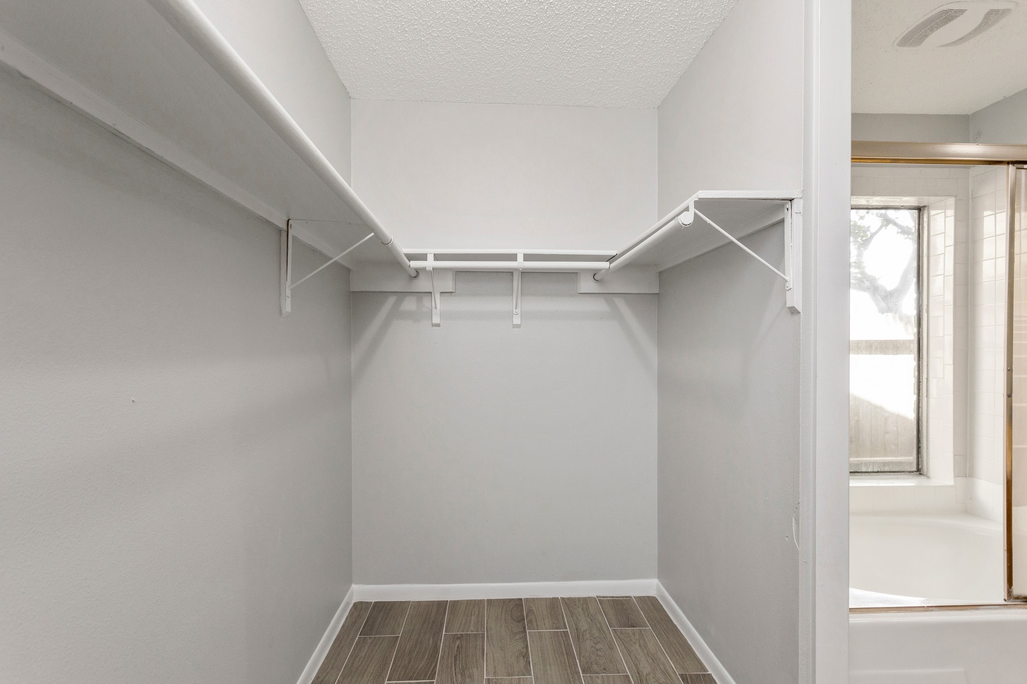 2015 Braesmeadow Lane Property Photo 22