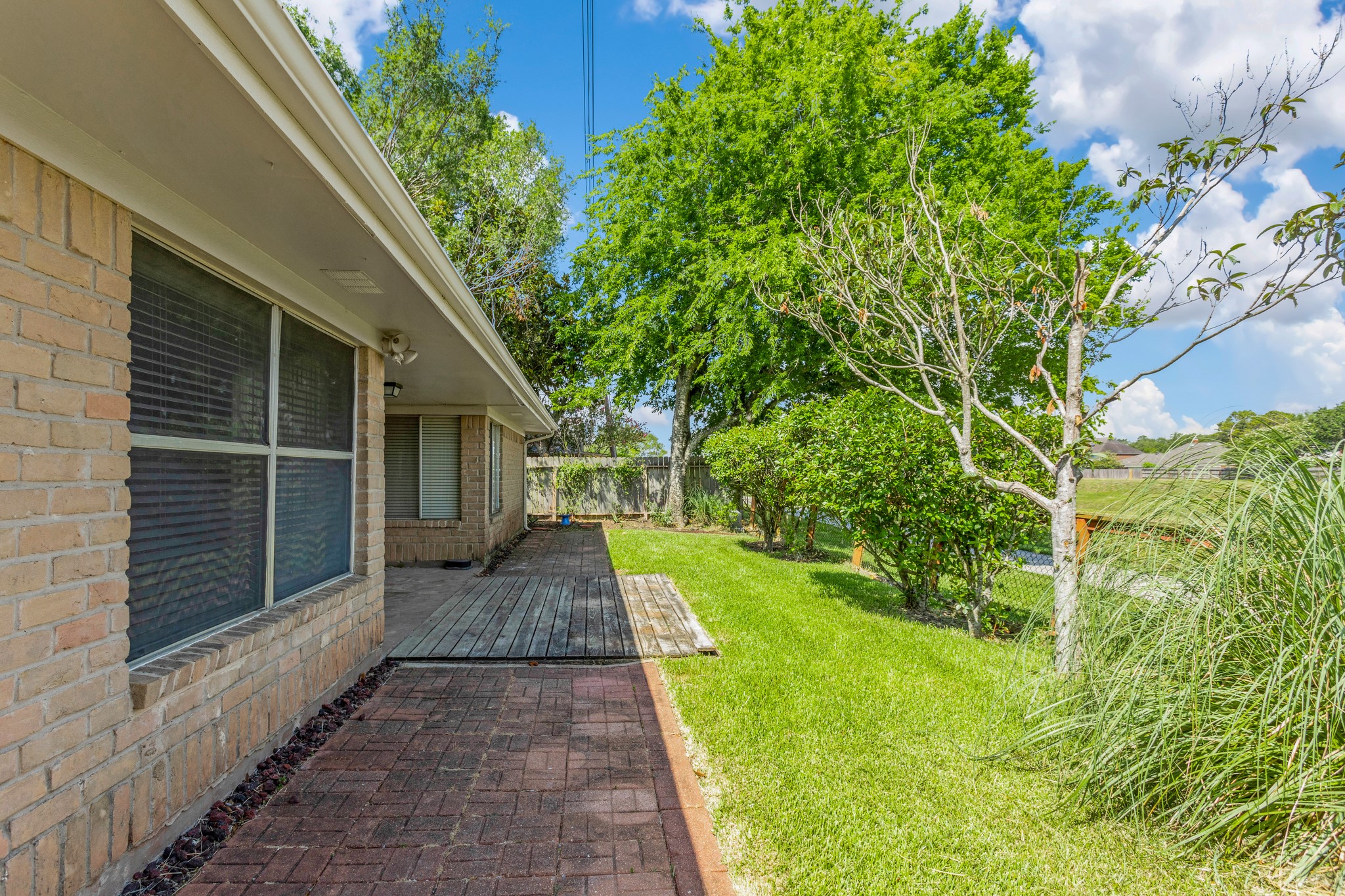 2015 Braesmeadow Lane Property Photo 25