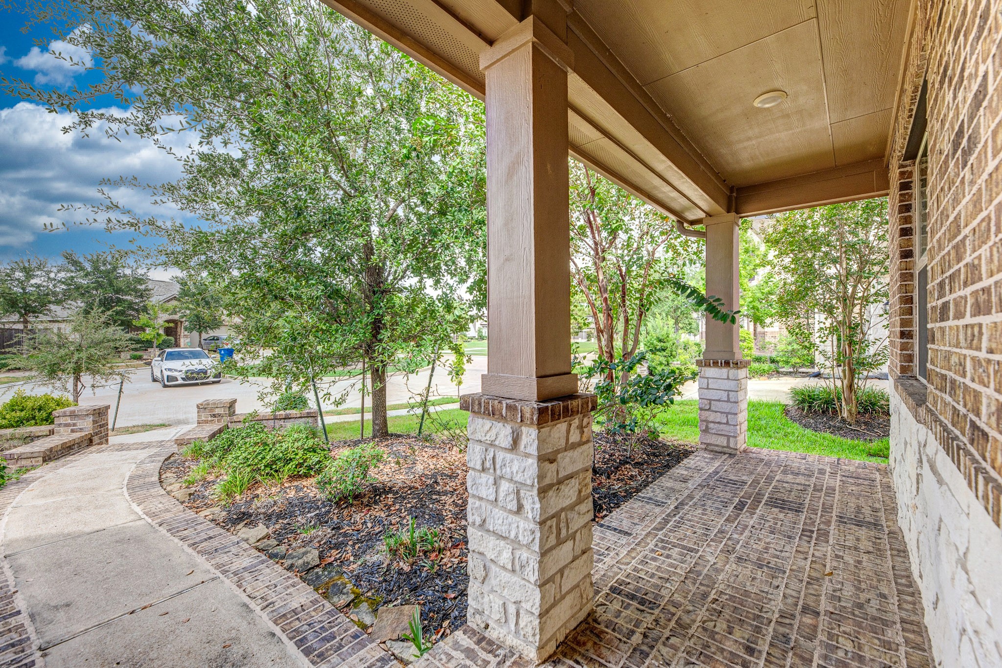 16611 Highland Country Drive Property Photo 4