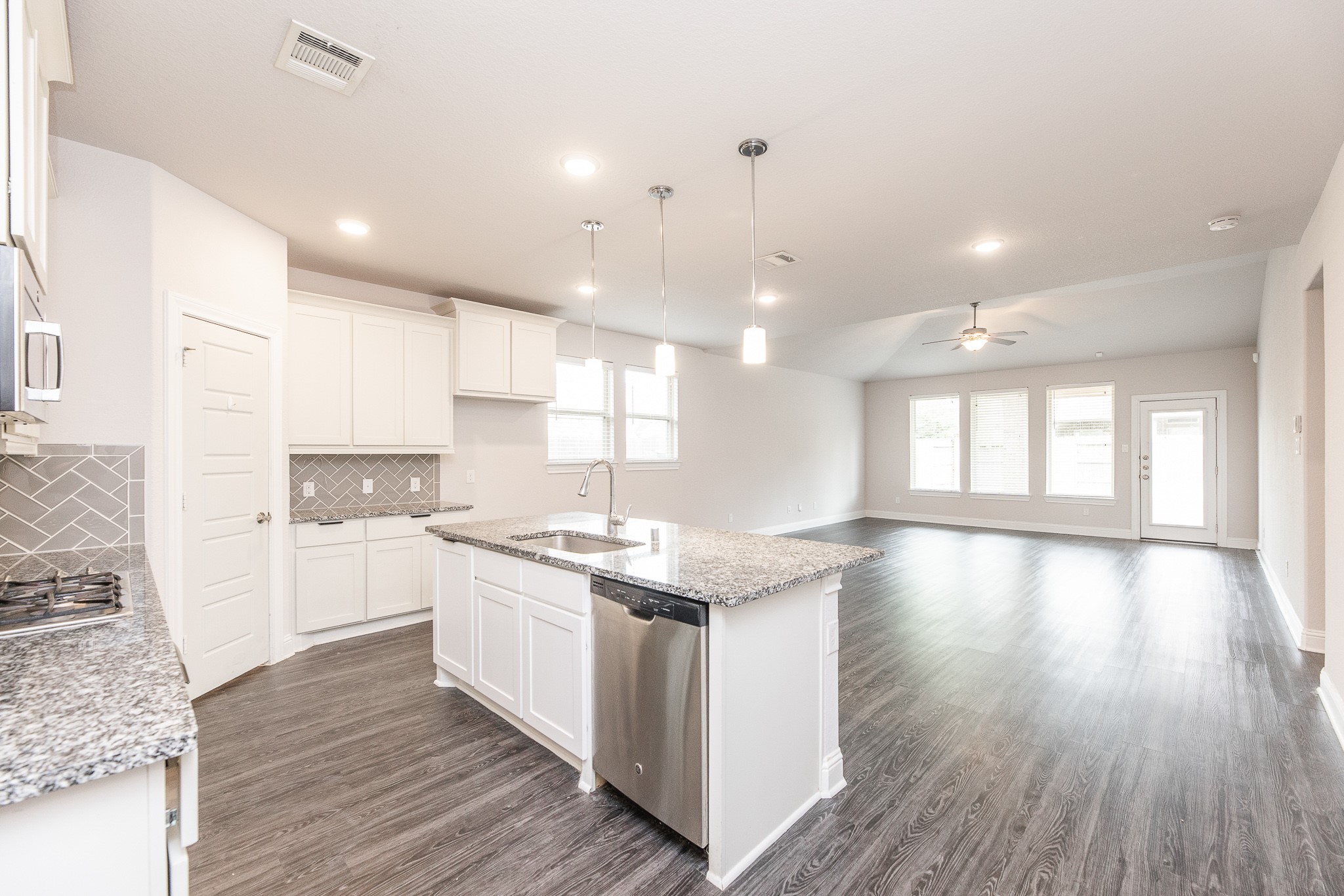 16611 Highland Country Drive Property Photo 8