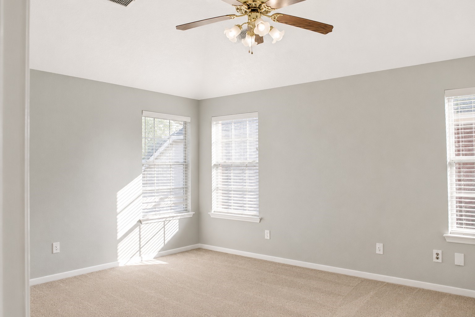 2723 Wisteria Walk Property Photo 13