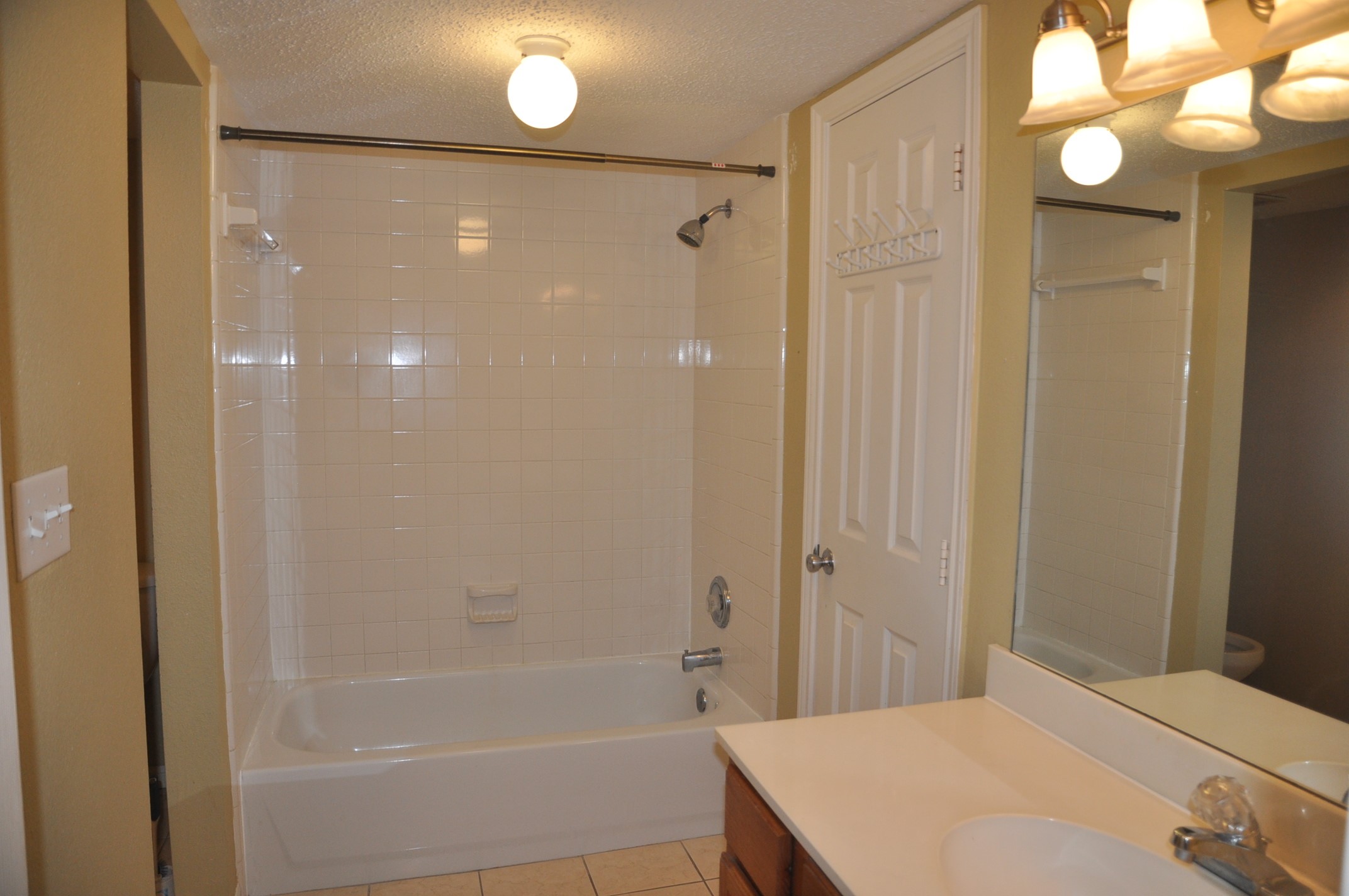 3754 Tanglewilde Street C16 Property Photo 25