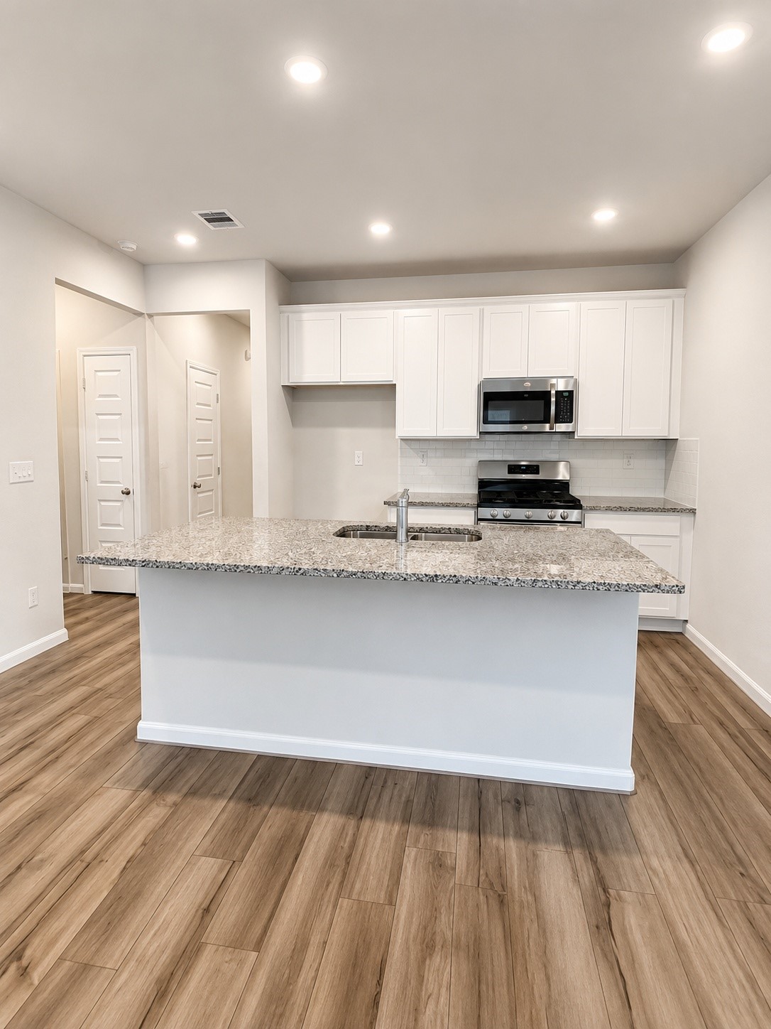 8308 Bristlecone Pine Way Property Photo 6