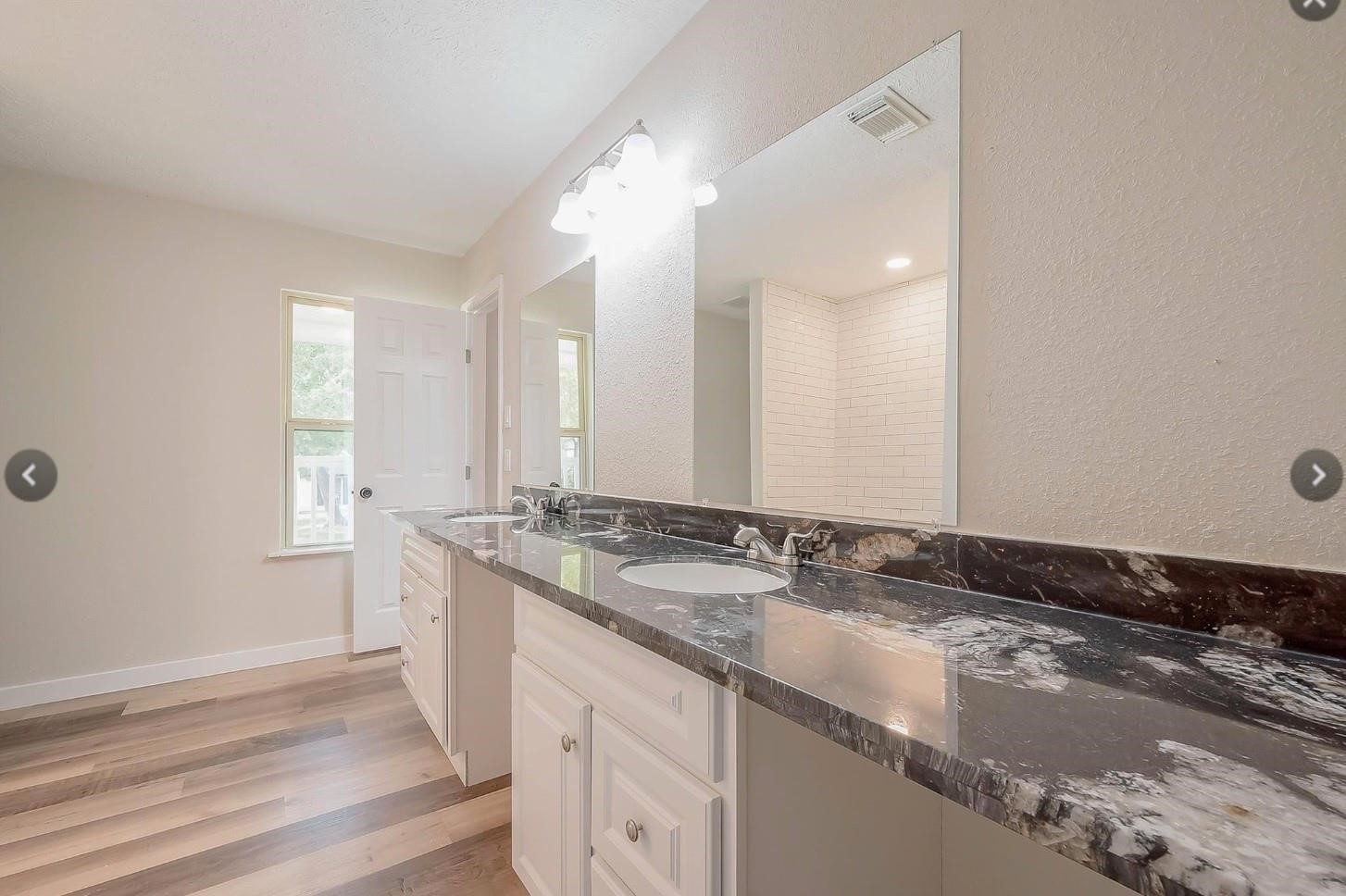1011 Klamath Lane Property Photo 8