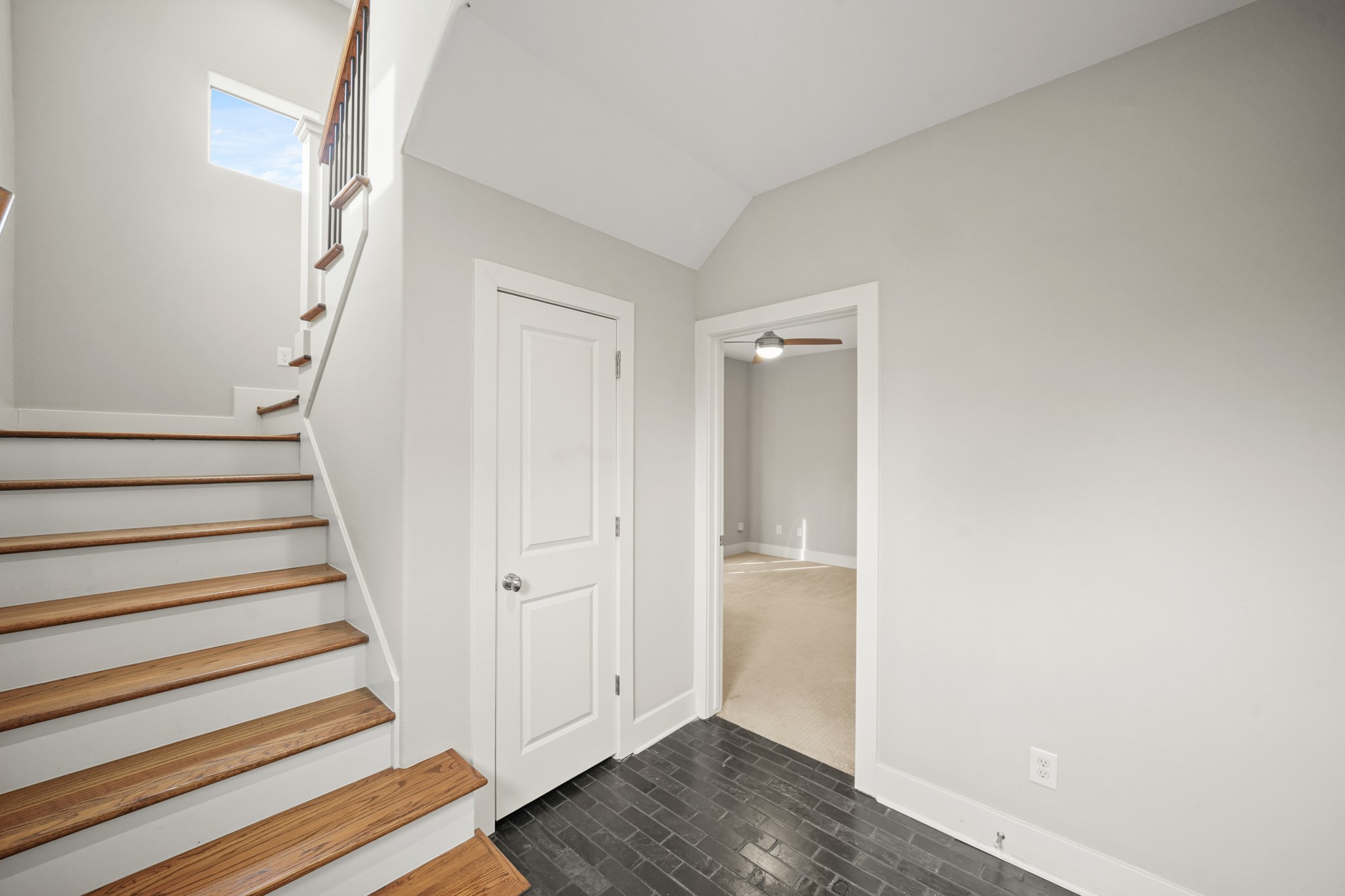 2547 Calumet Street Property Photo 6