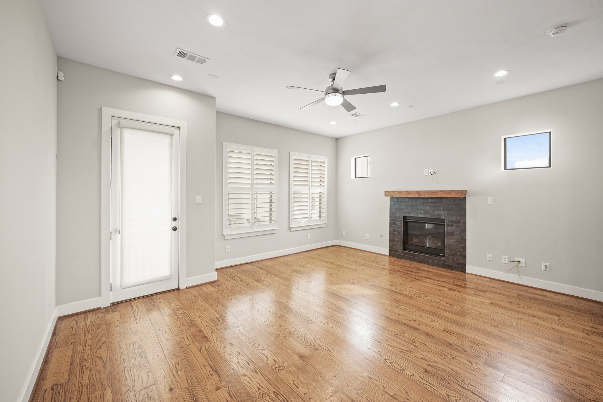 2547 Calumet Street Property Photo 13