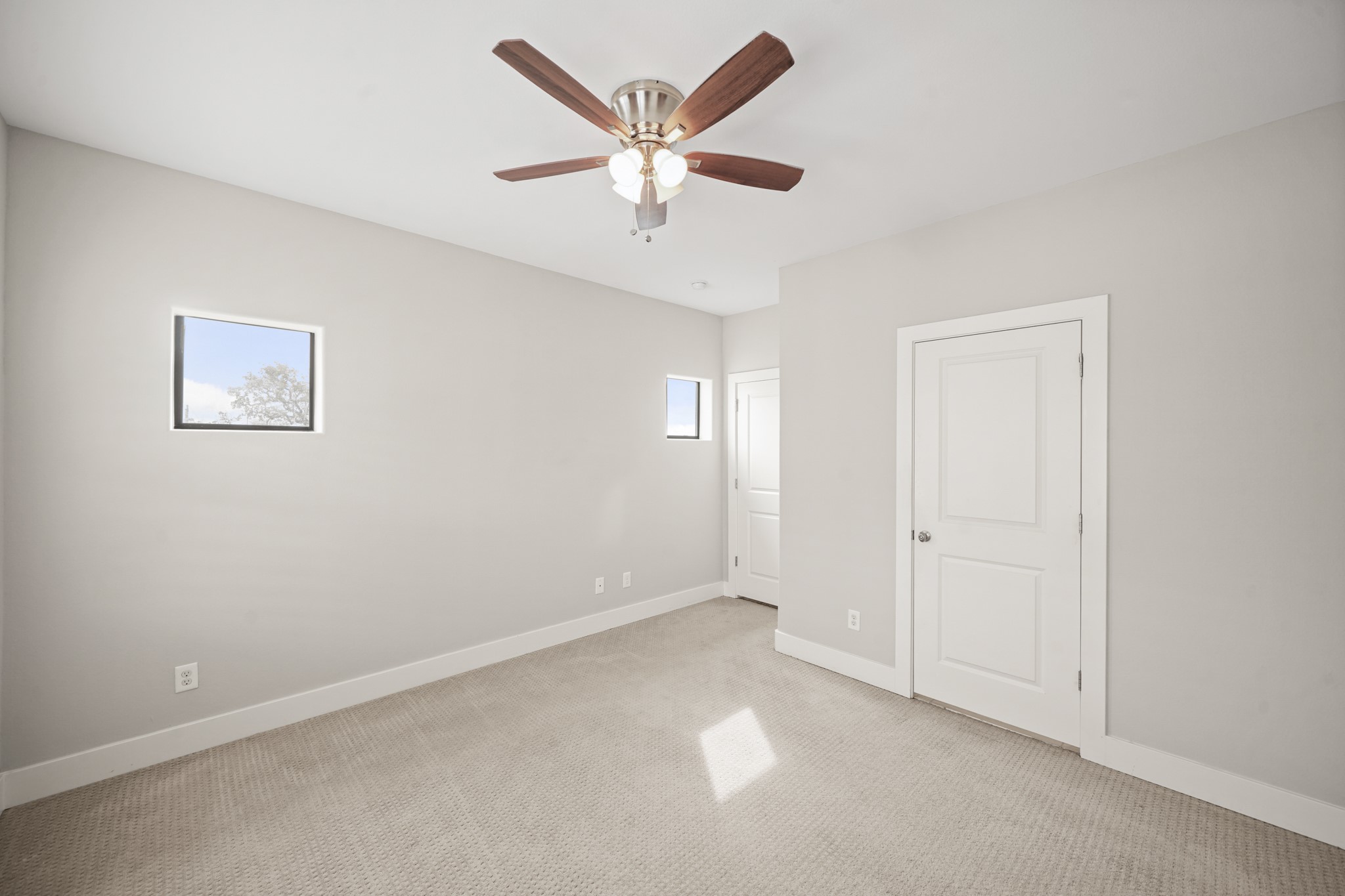 2547 Calumet Street Property Photo 26