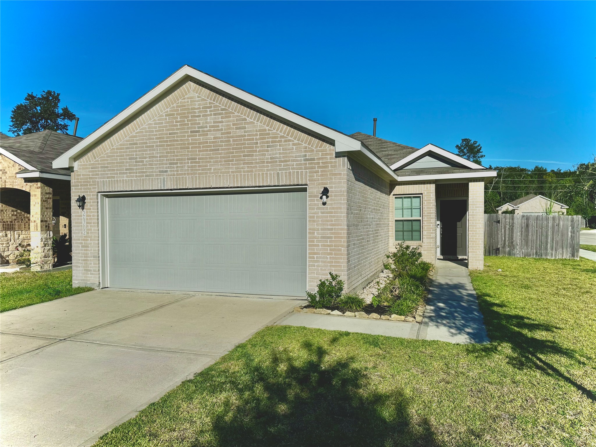 24702 Russet Bluff Trail Property Photo 1