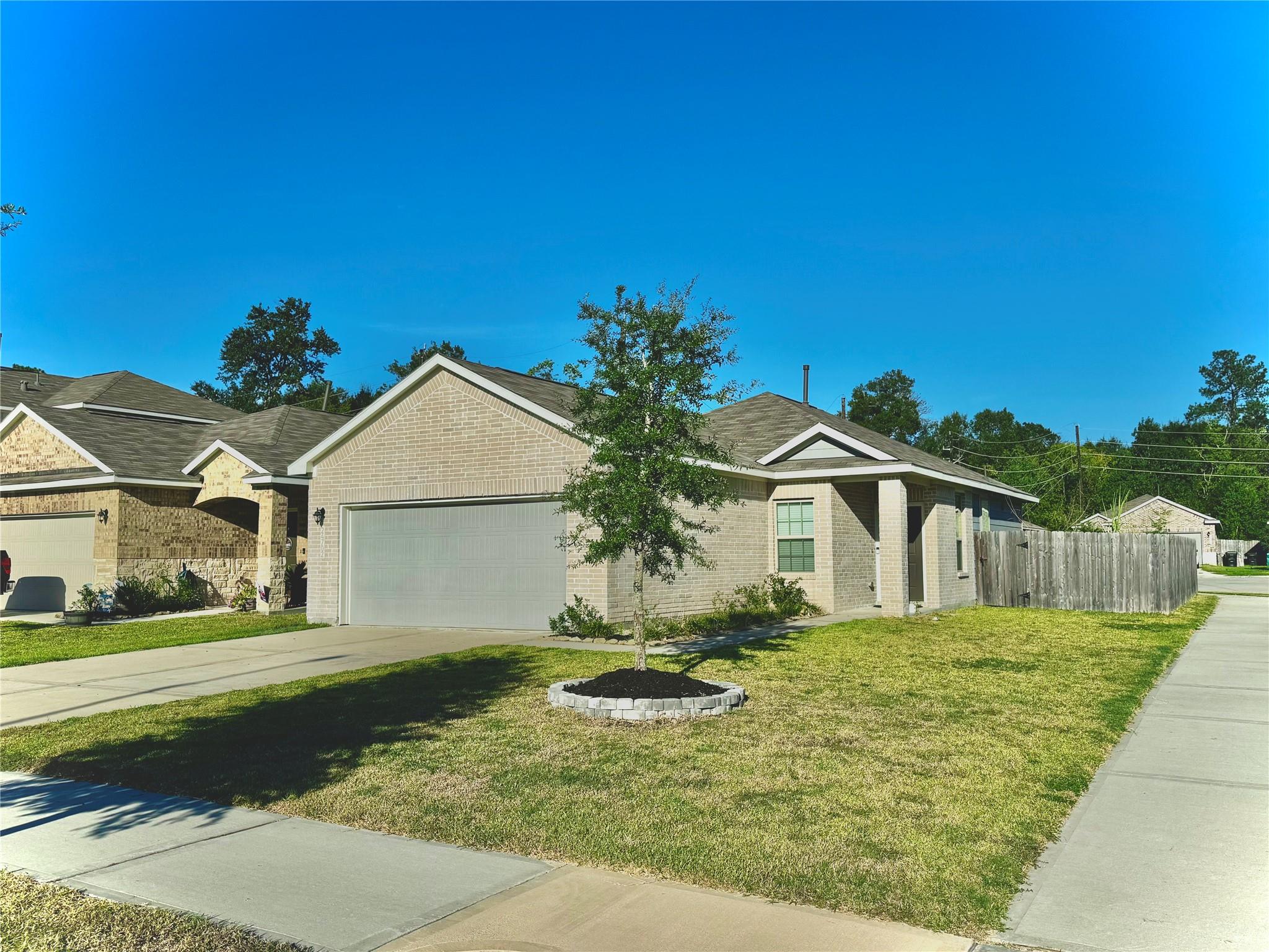 24702 Russet Bluff Trail Property Photo 2