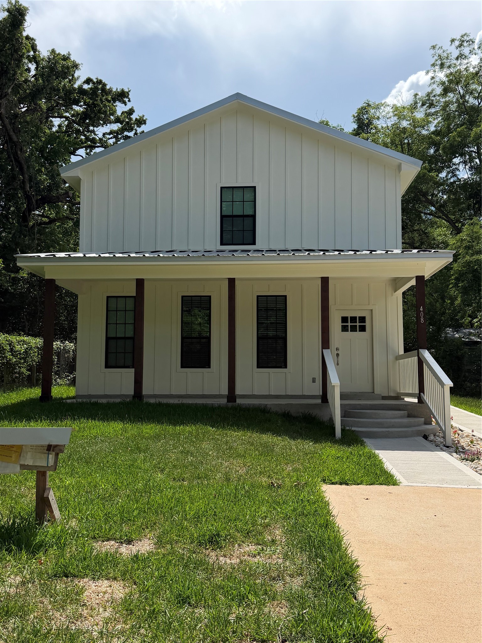 408 Mary Avenue Property Photo 1