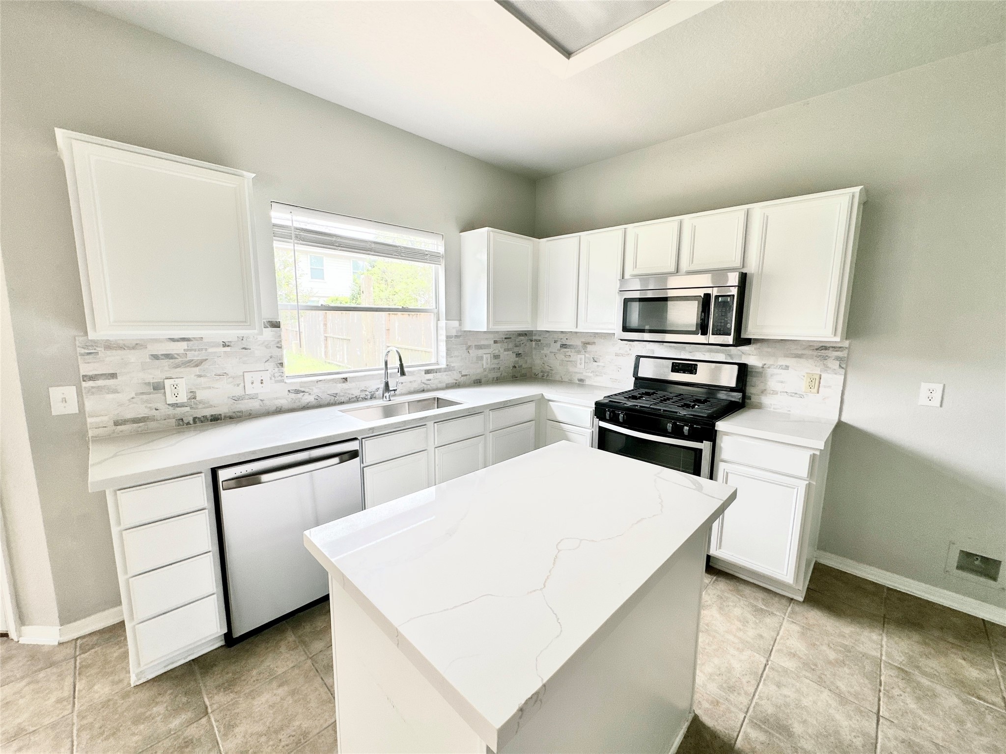 15410 Fir Woods Lane Property Photo 1