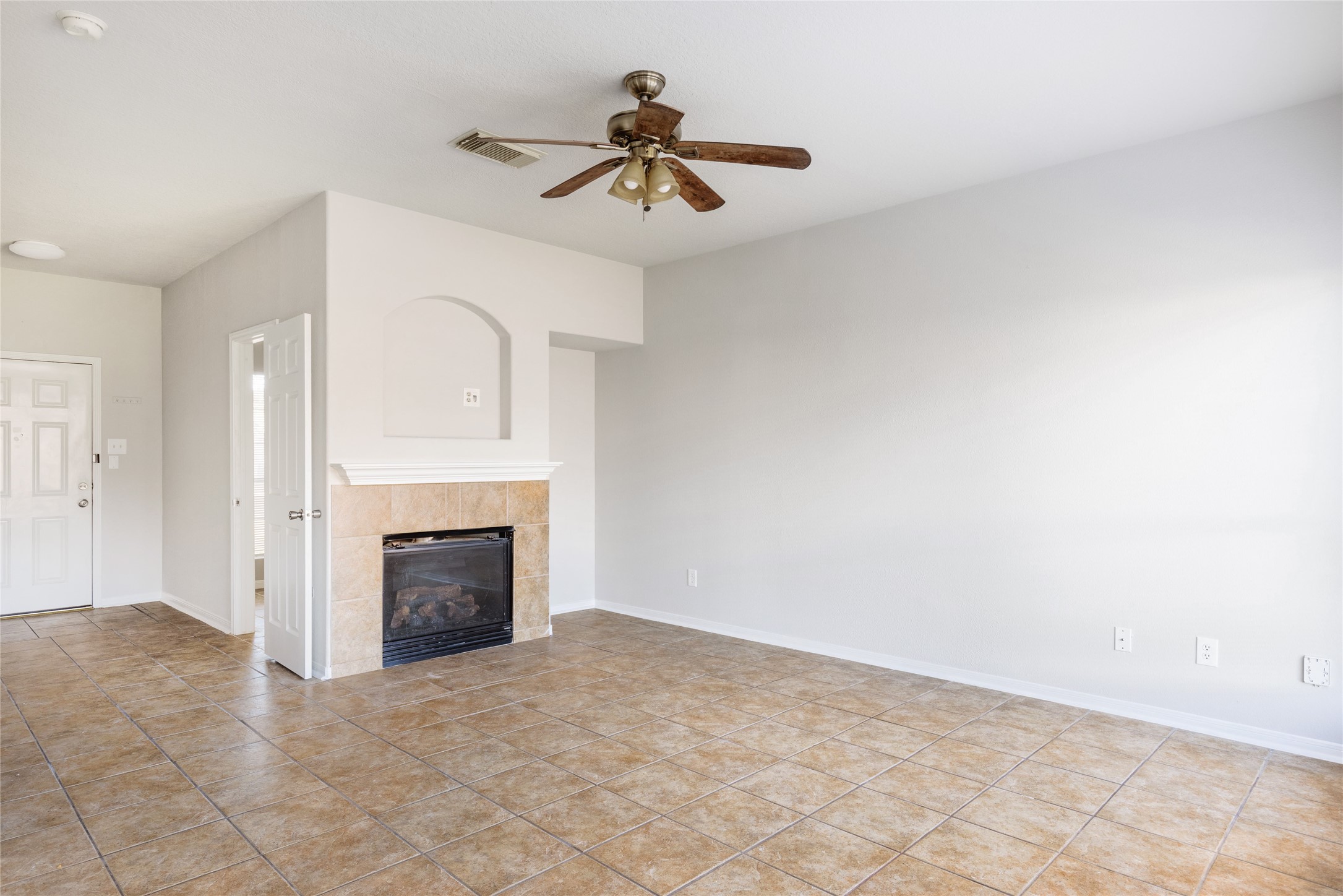 15410 Fir Woods Lane Property Photo 4
