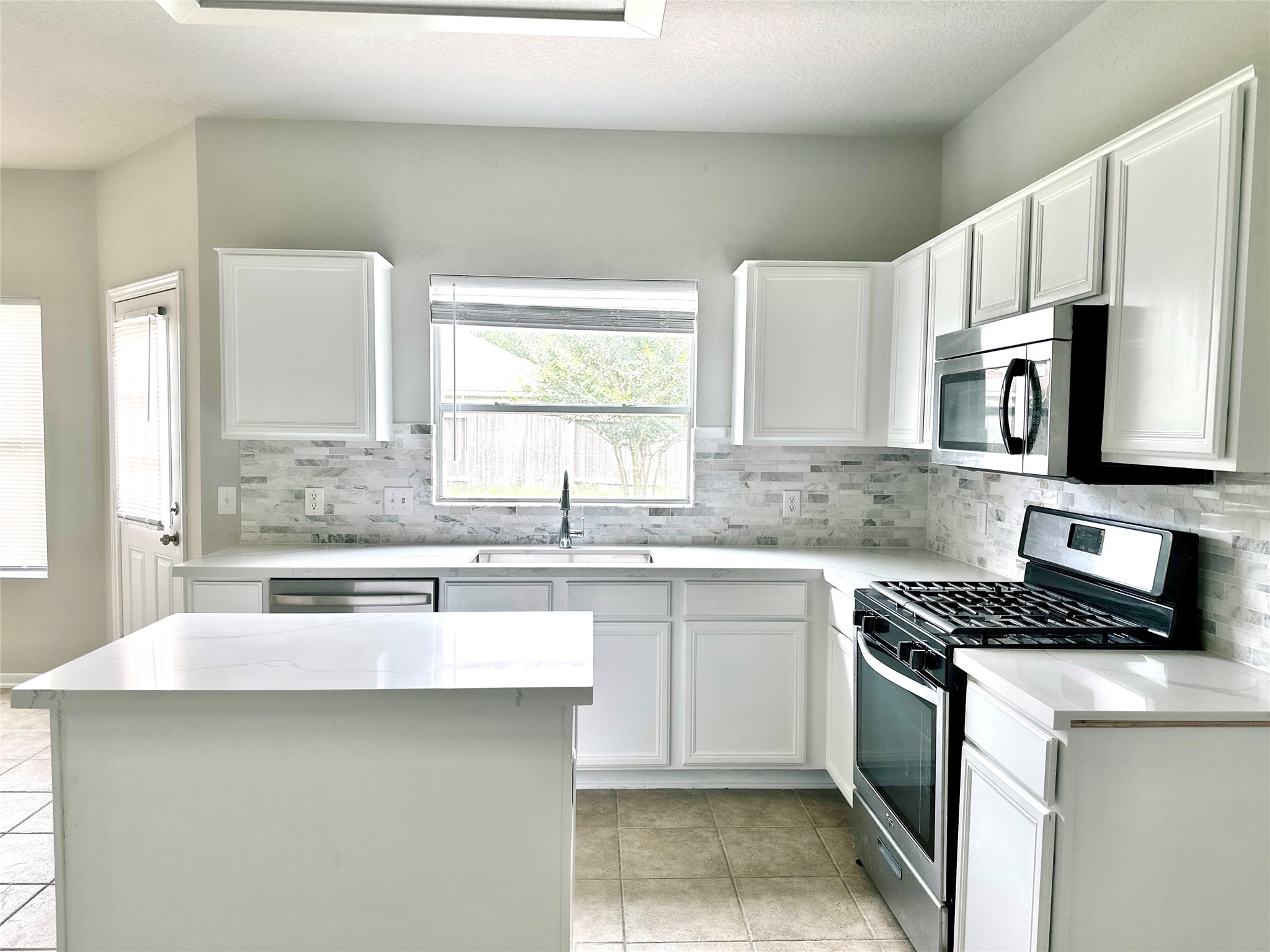 15410 Fir Woods Lane Property Photo 10